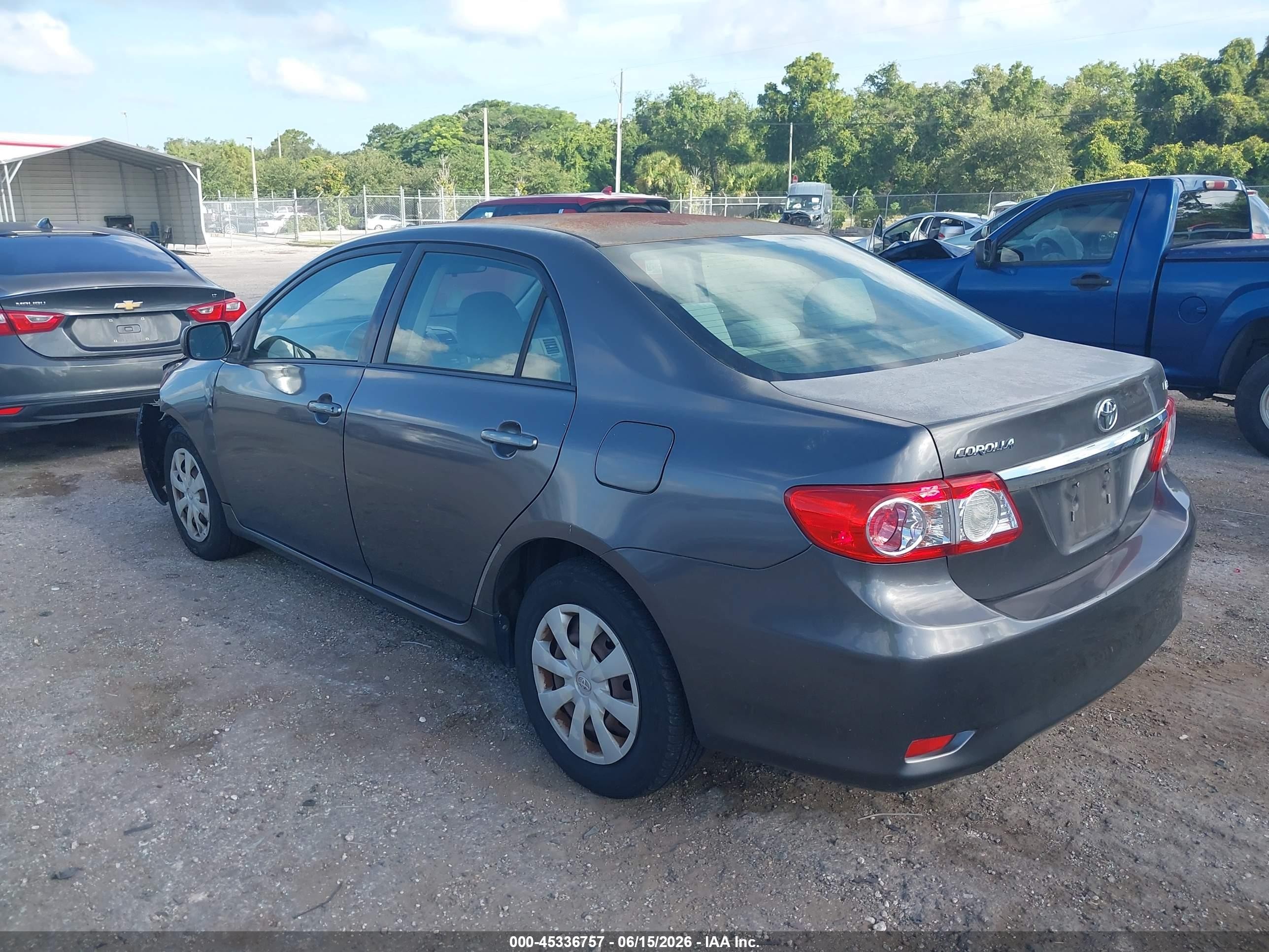 2011 Toyota Corolla Le Gray vin: JTDBU4EE7BJ098367
