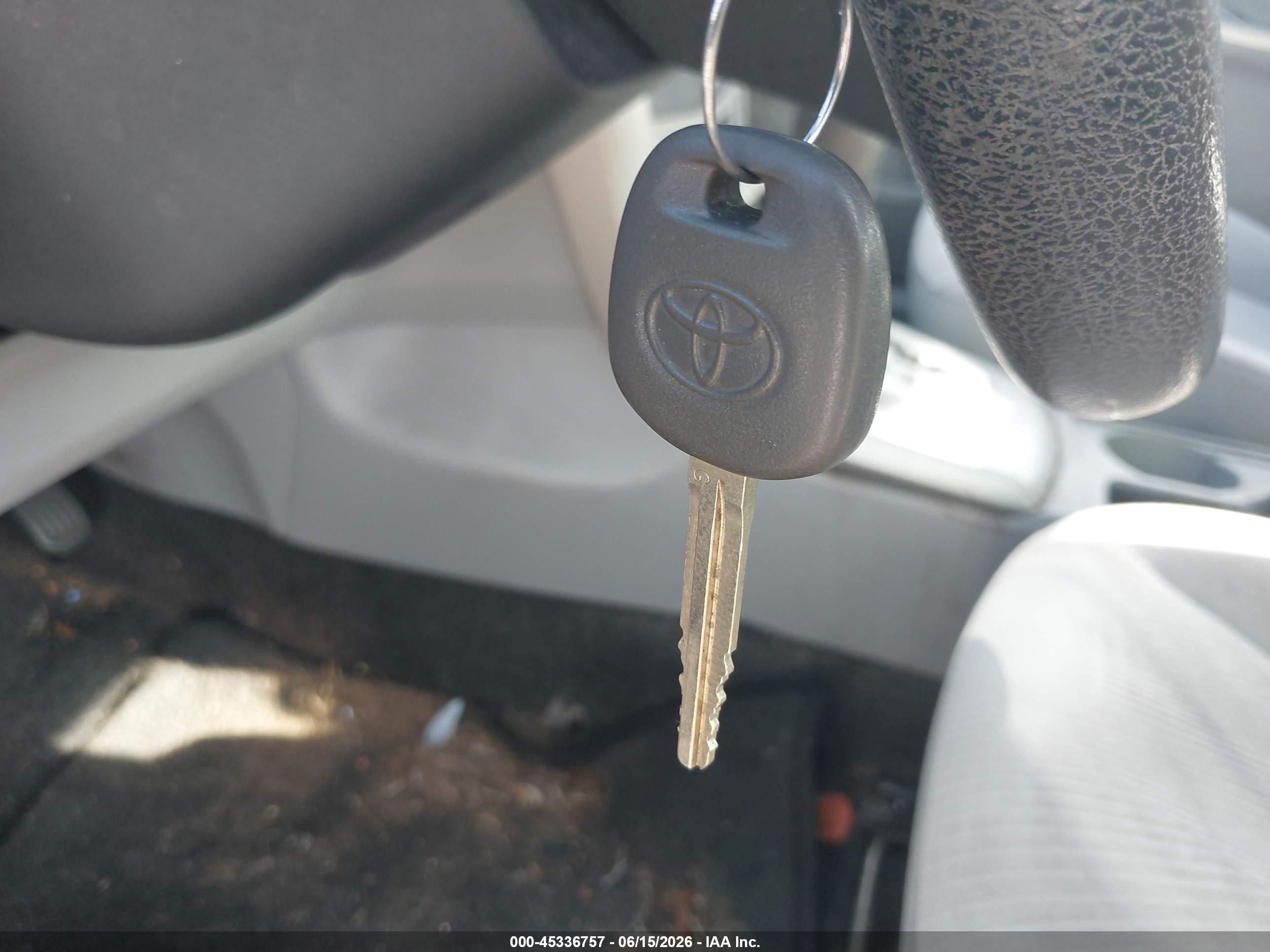 2011 Toyota Corolla Le Gray vin: JTDBU4EE7BJ098367