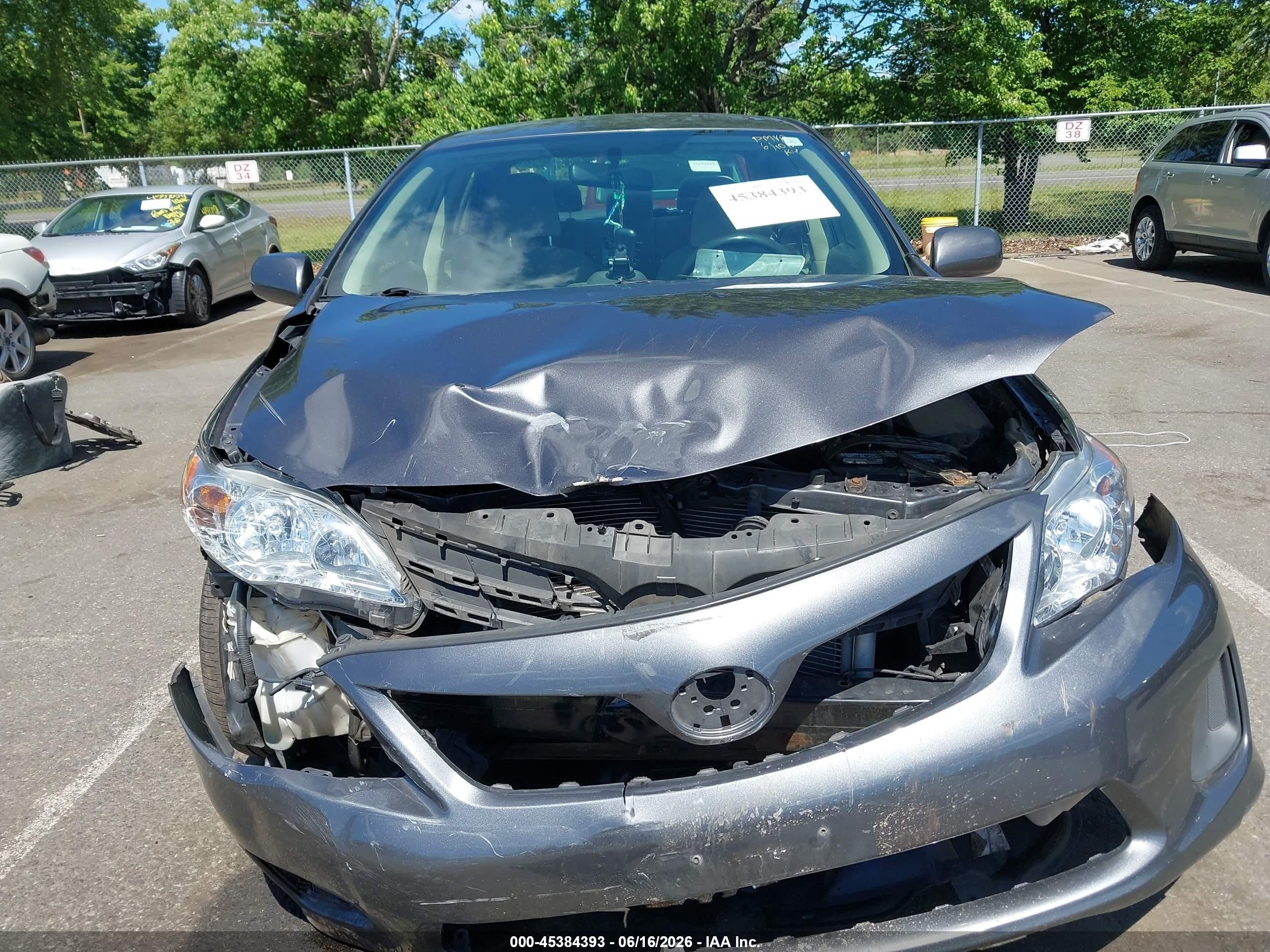 2013 Toyota Corolla Le Gray vin: JTDBU4EE7DJ123156