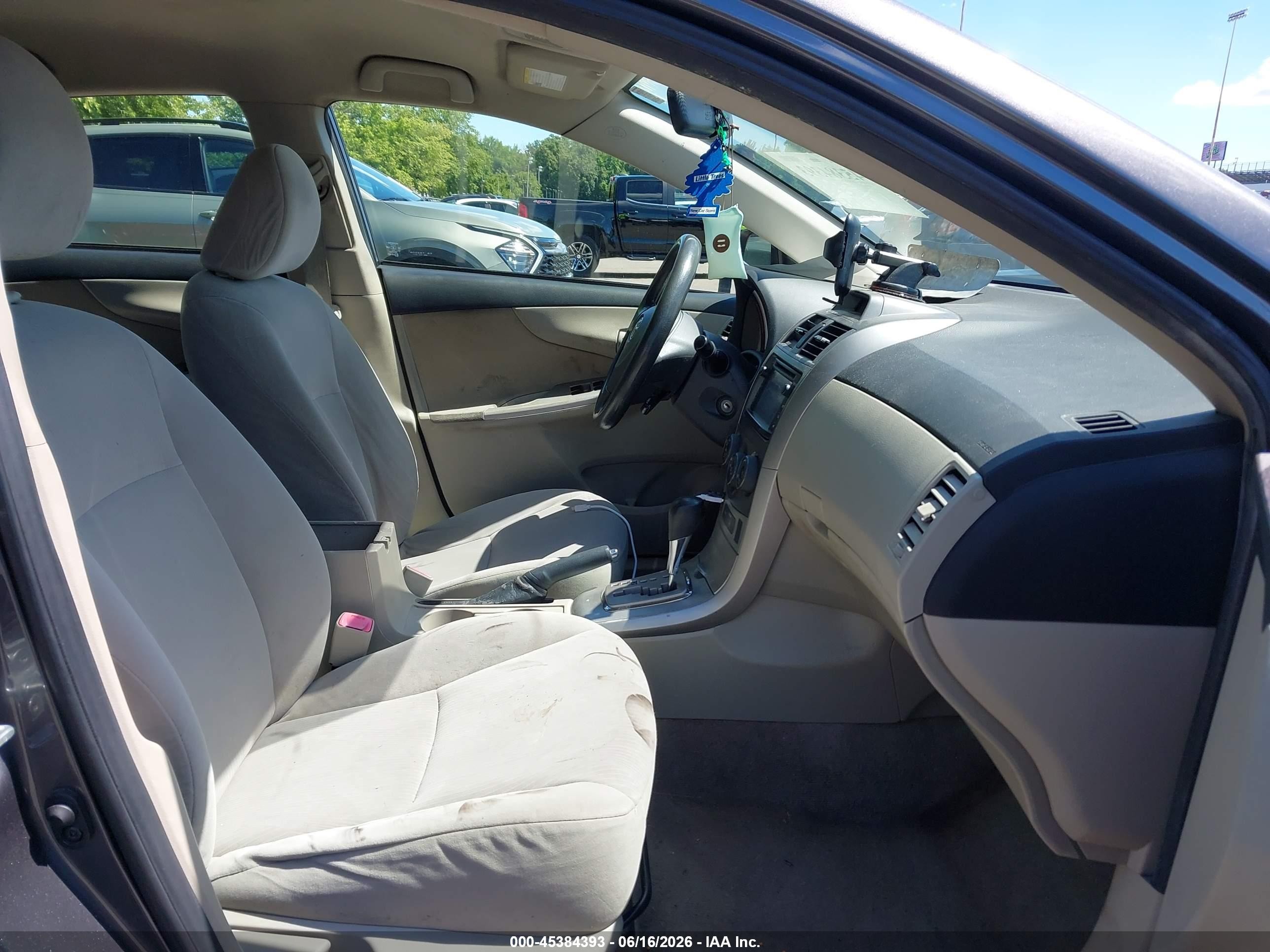 2013 Toyota Corolla Le Gray vin: JTDBU4EE7DJ123156