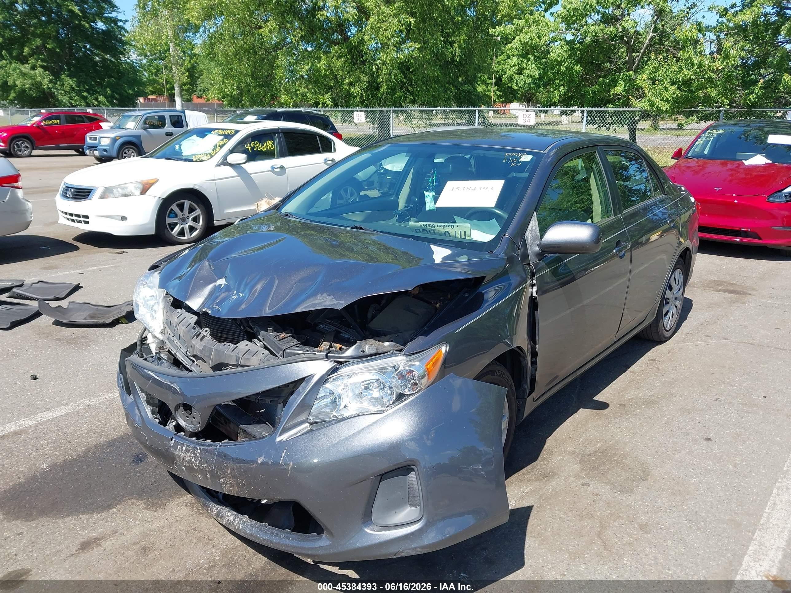 2013 Toyota Corolla Le Gray vin: JTDBU4EE7DJ123156