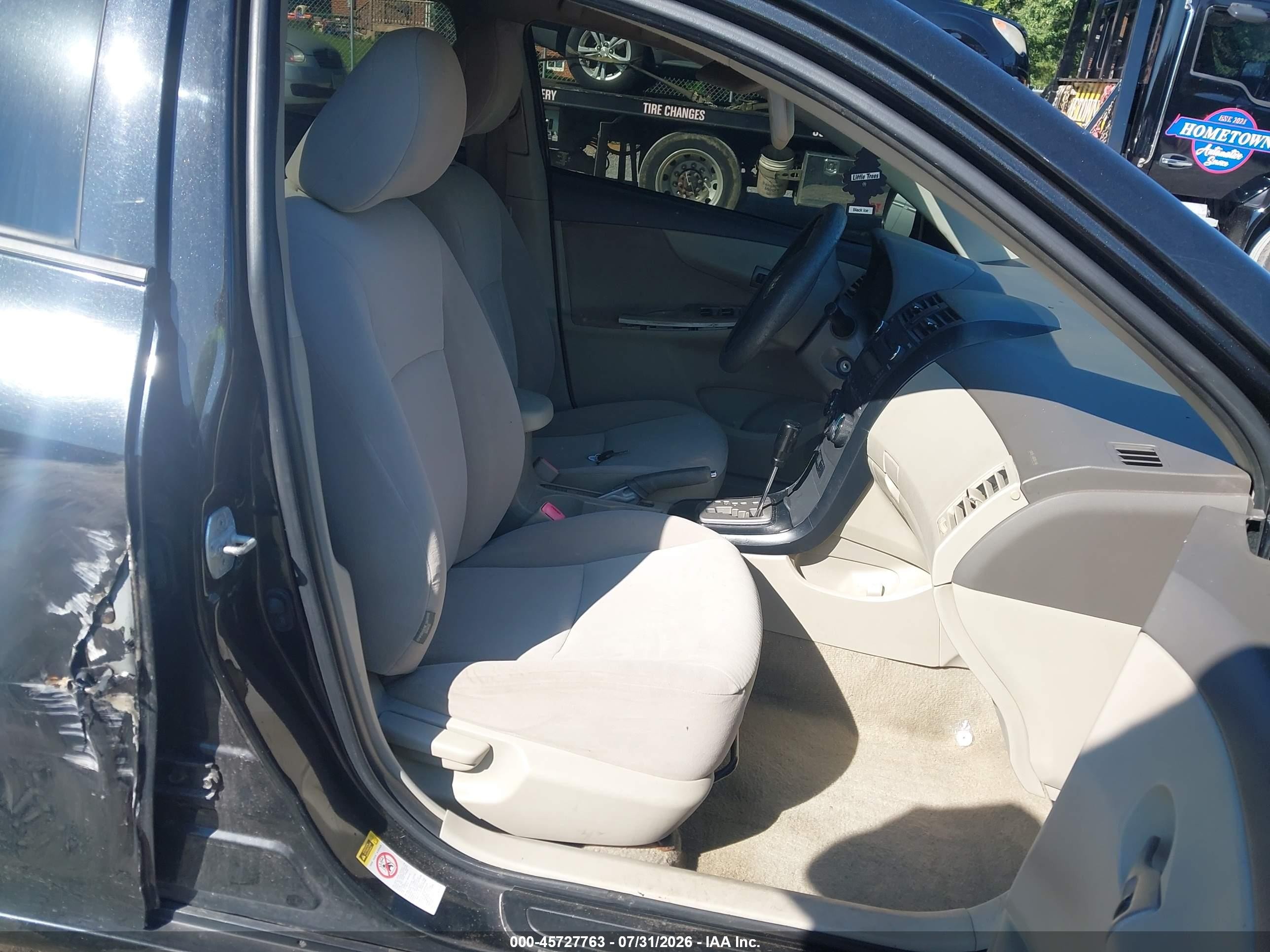 2010 Toyota Corolla Le Black vin: JTDBU4EE8A9104077