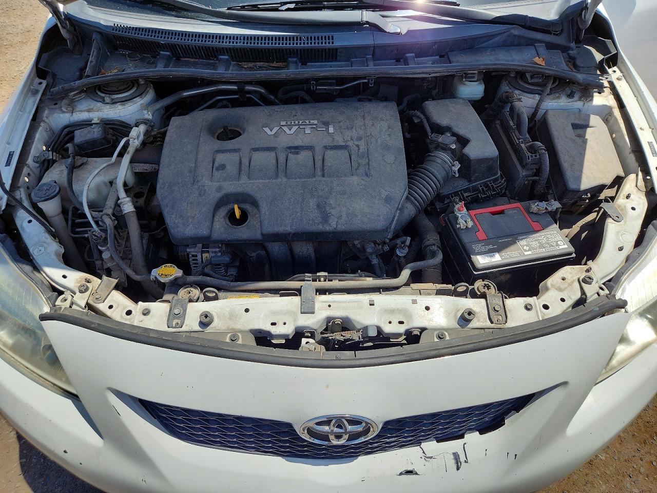 2010 Toyota Corolla Base White vin: JTDBU4EE8AJ060239