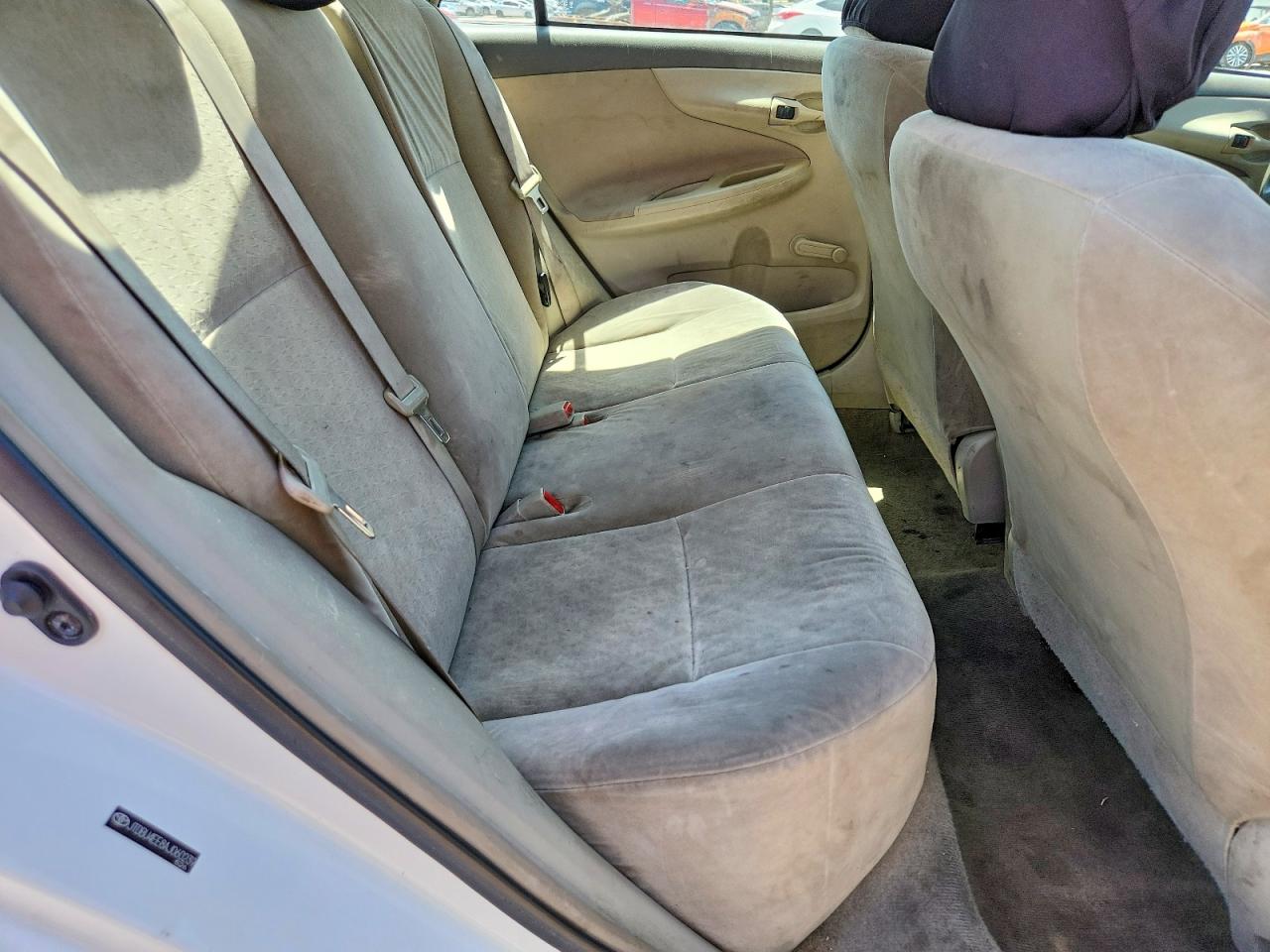 2010 Toyota Corolla Base White vin: JTDBU4EE8AJ060239