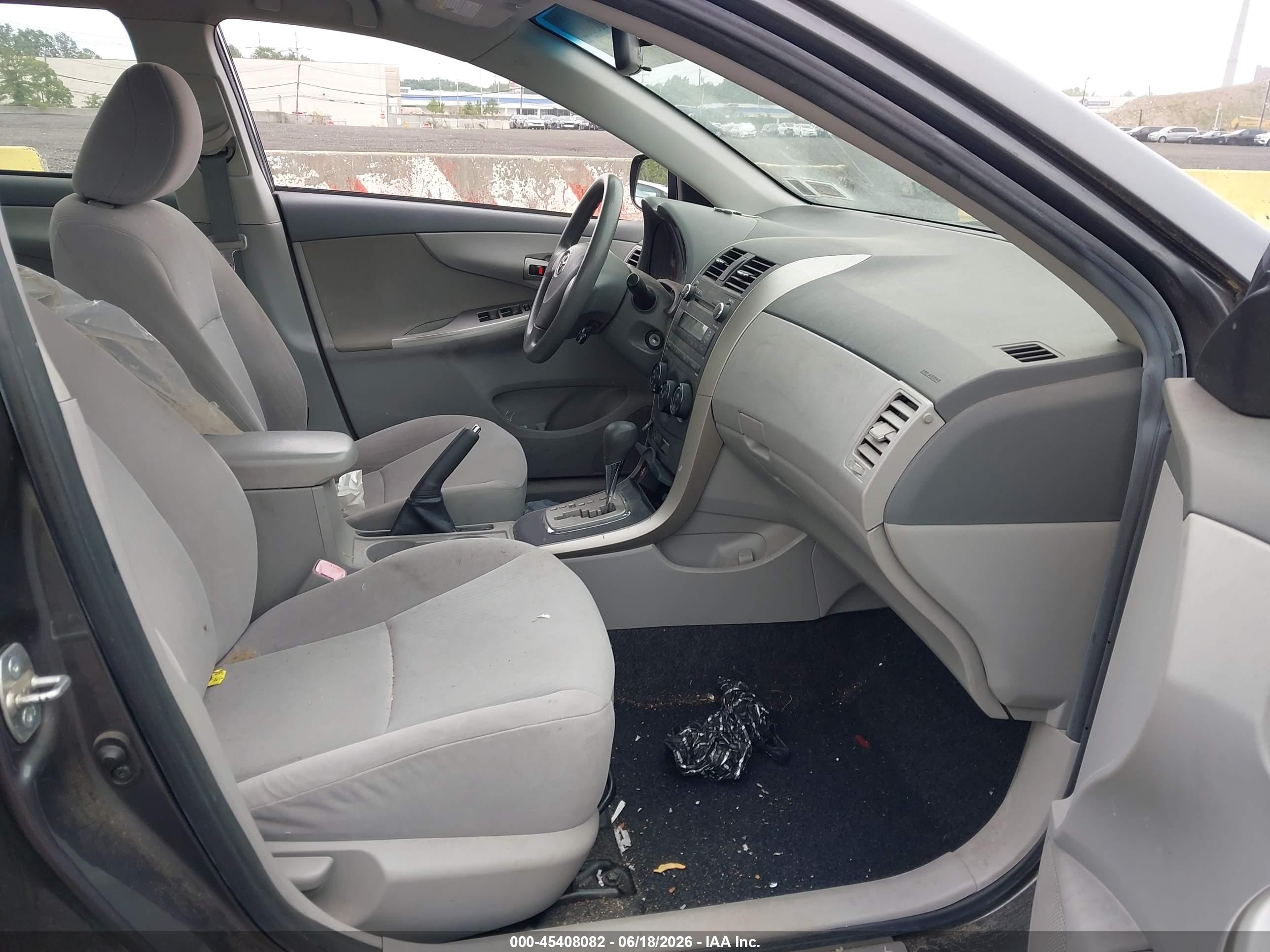 2010 Toyota Corolla Le Gray vin: JTDBU4EE8AJ077221