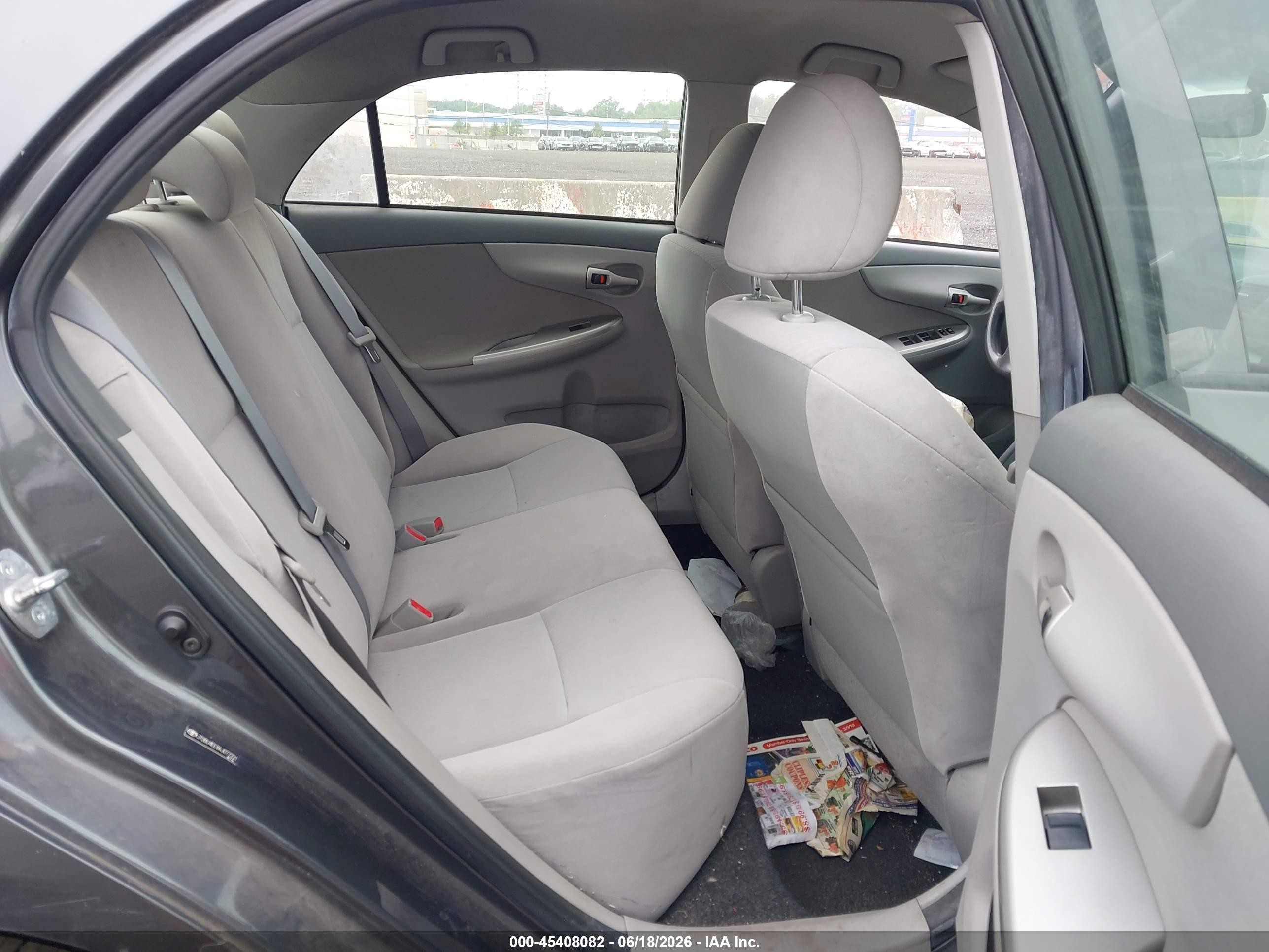 2010 Toyota Corolla Le Gray vin: JTDBU4EE8AJ077221