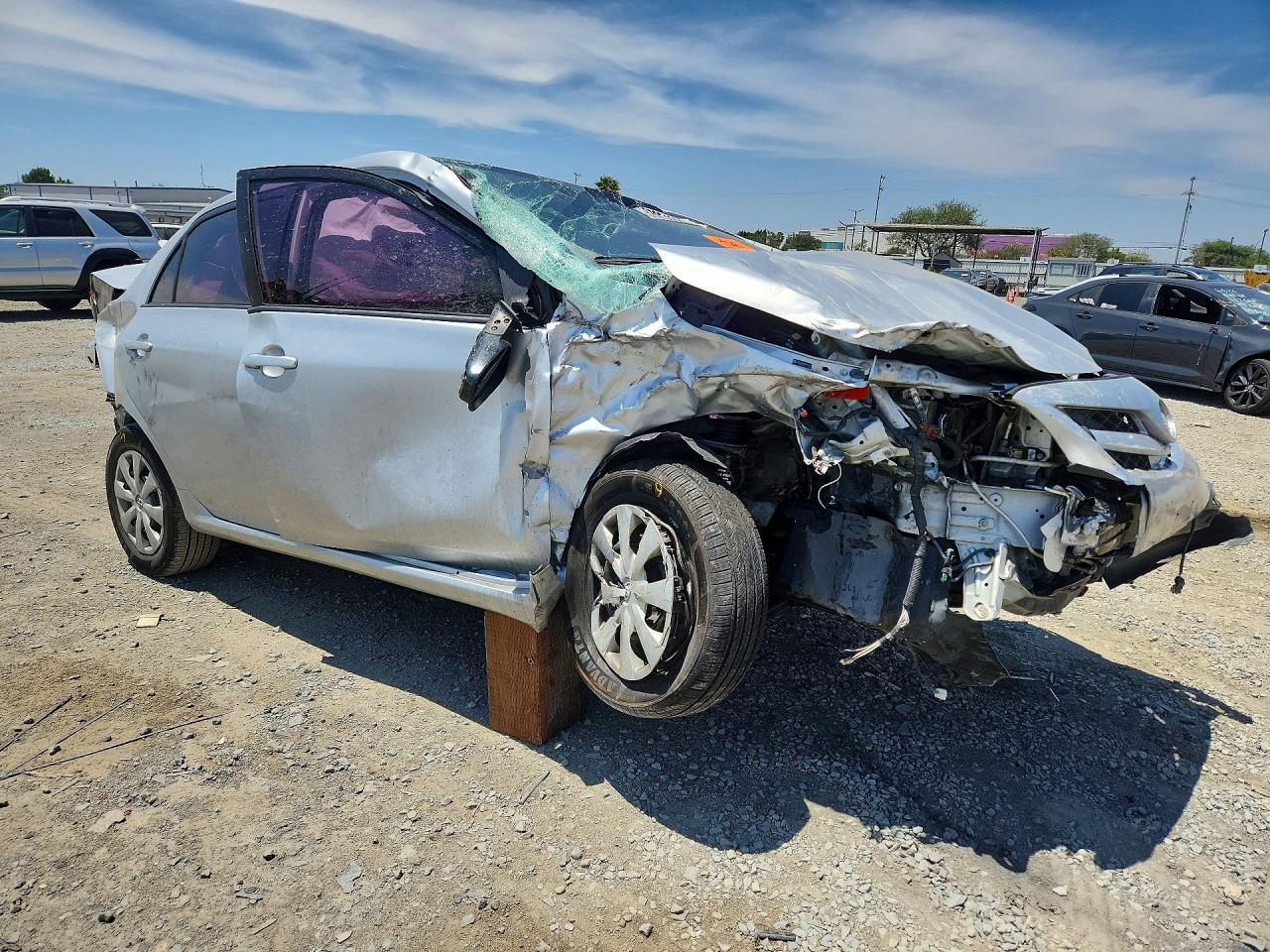 2011 Toyota Corolla Le Серебряный vin: JTDBU4EE8B9124203