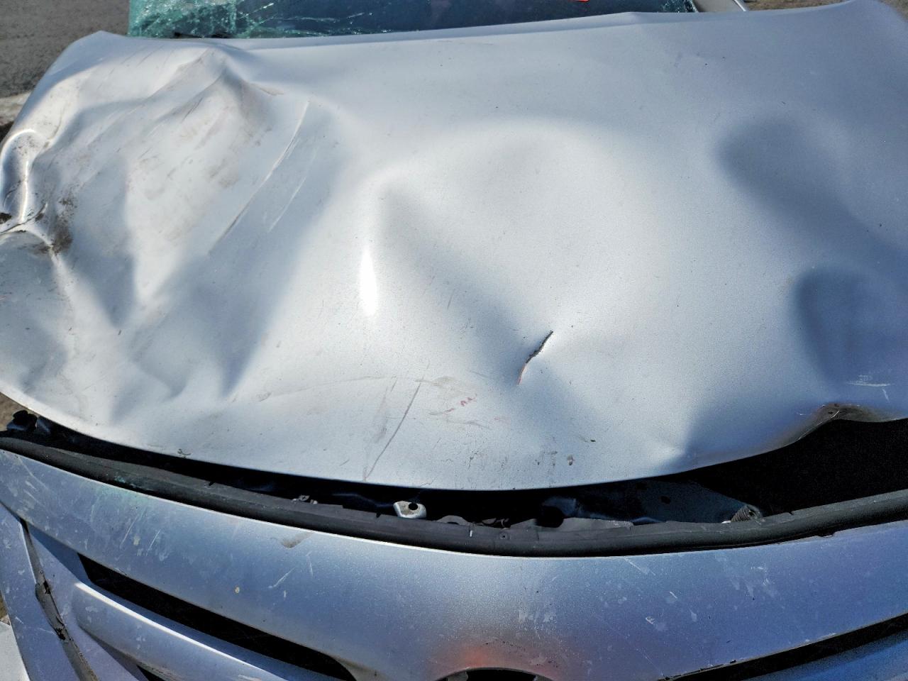 2011 Toyota Corolla Le Серебряный vin: JTDBU4EE8B9124203