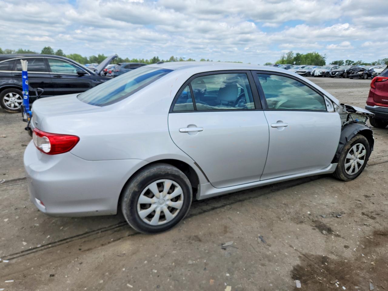 2011 Toyota Corolla Le Серебряный vin: JTDBU4EE8B9126873