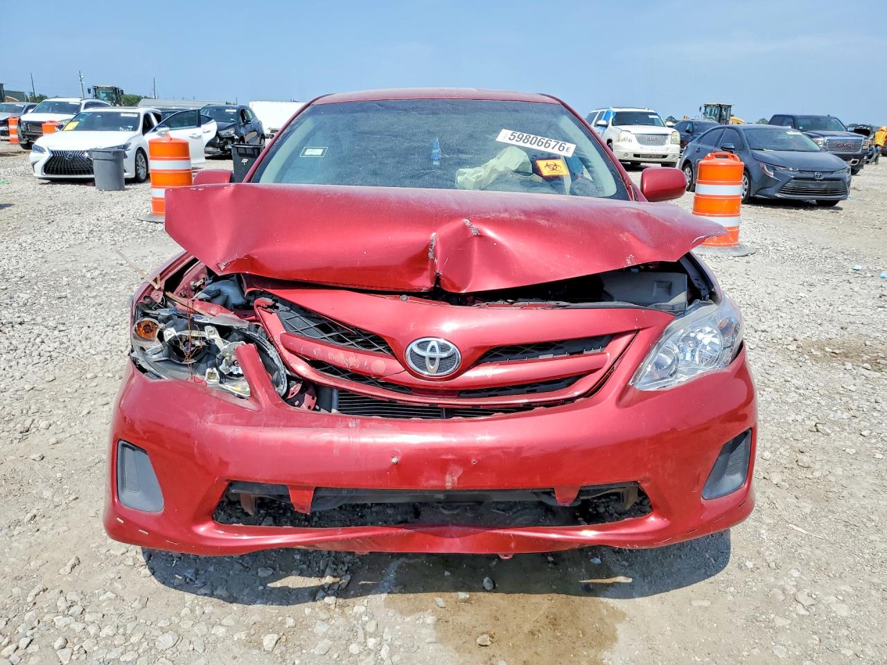 2011 Toyota Corolla Le Red vin: JTDBU4EE8B9129126