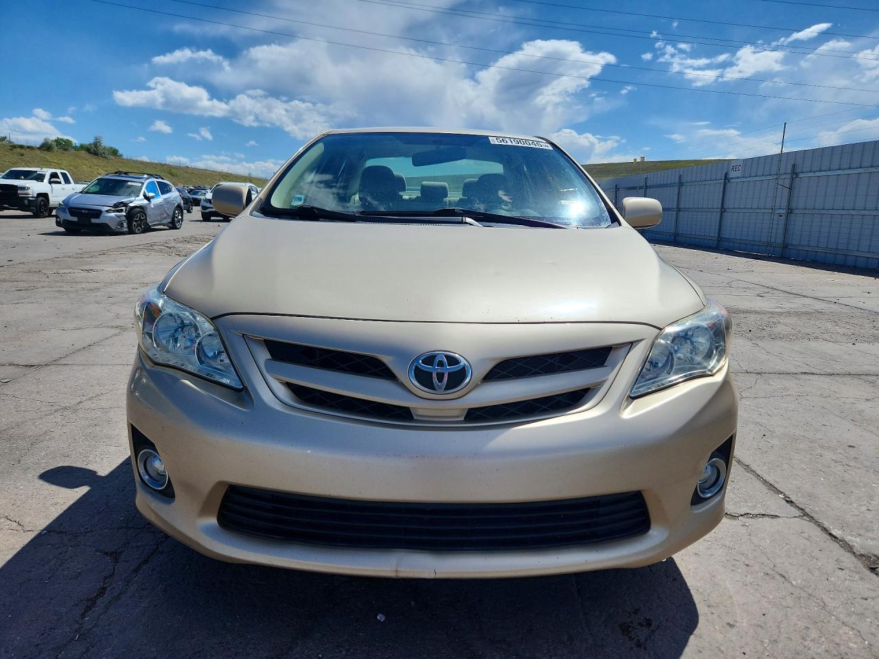 2011 Toyota Corolla Le Золотой vin: JTDBU4EE8B9135427