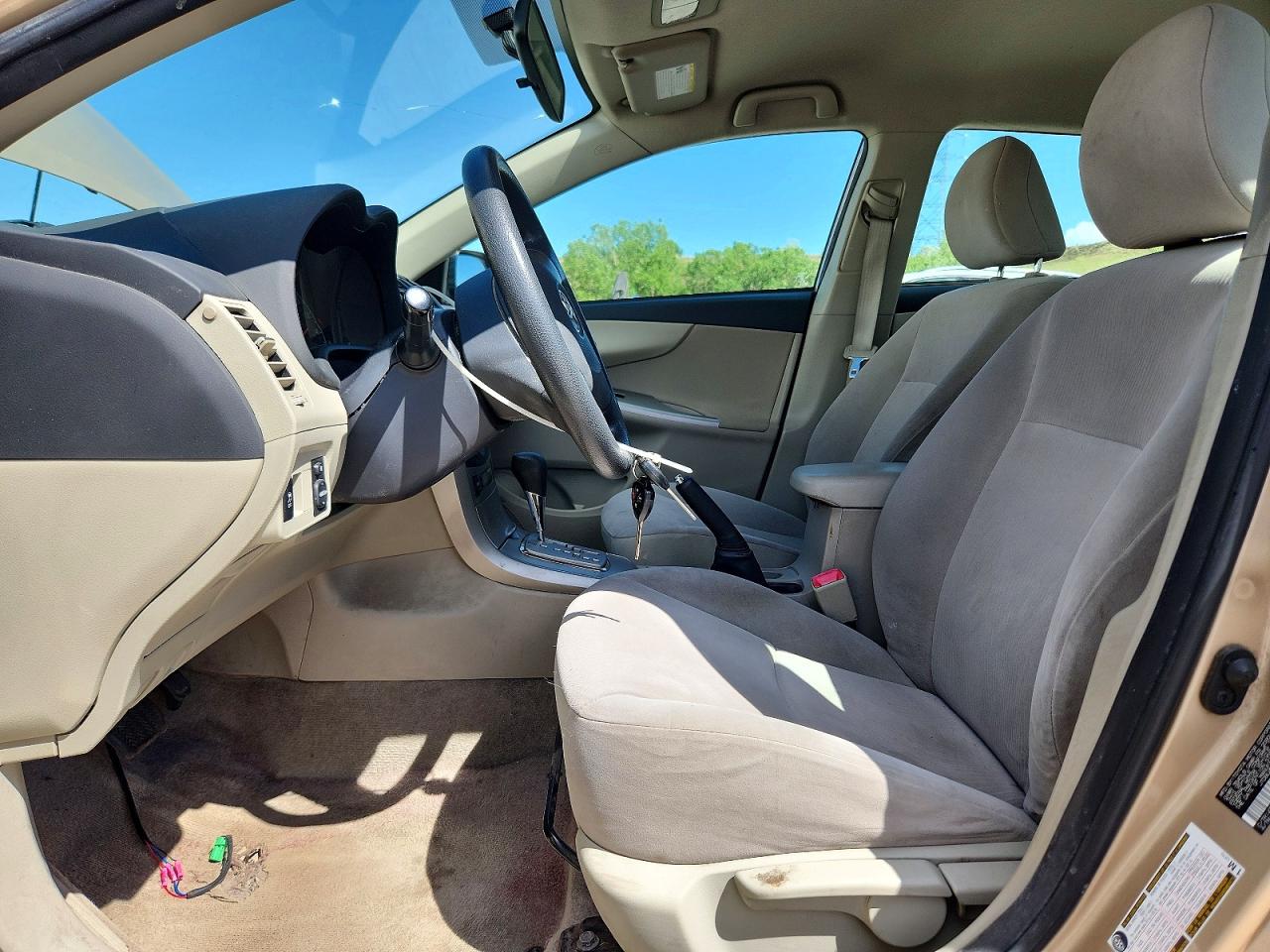 2011 Toyota Corolla Le Золотой vin: JTDBU4EE8B9135427