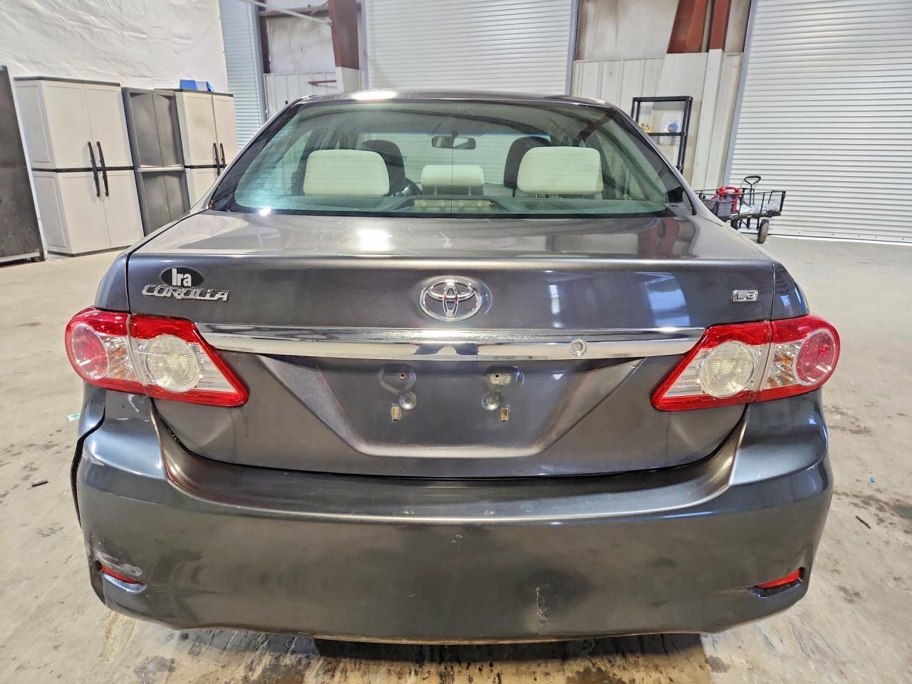 2011 Toyota Corolla Le Gray vin: JTDBU4EE8B9135962