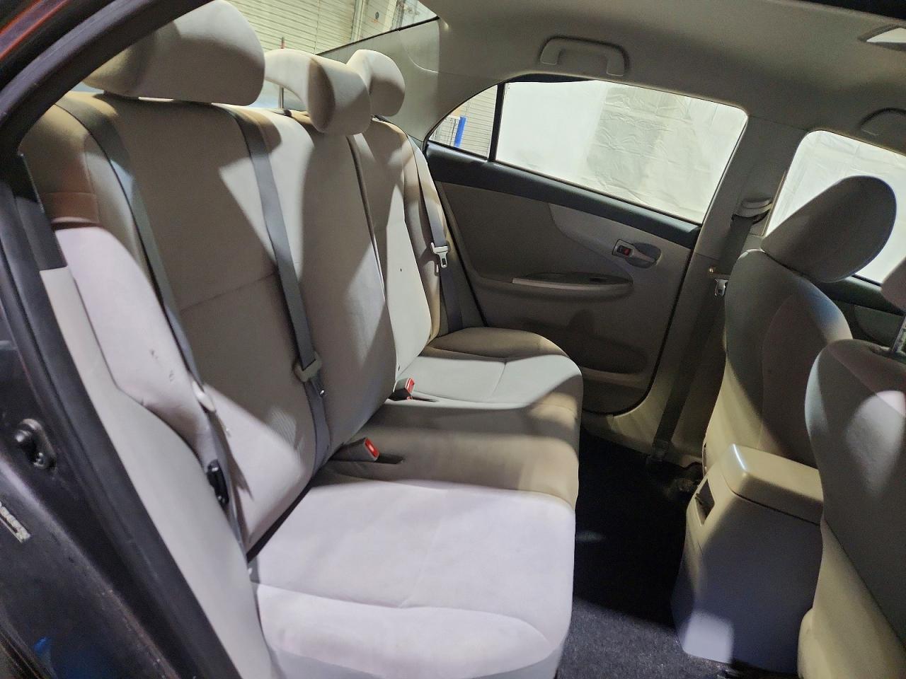 2011 Toyota Corolla Le Gray vin: JTDBU4EE8B9135962