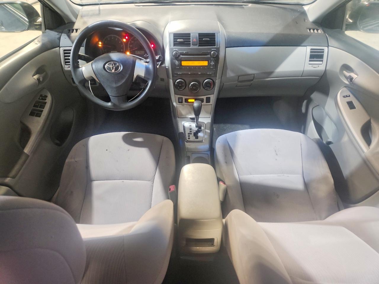 2011 Toyota Corolla Le Gray vin: JTDBU4EE8B9135962