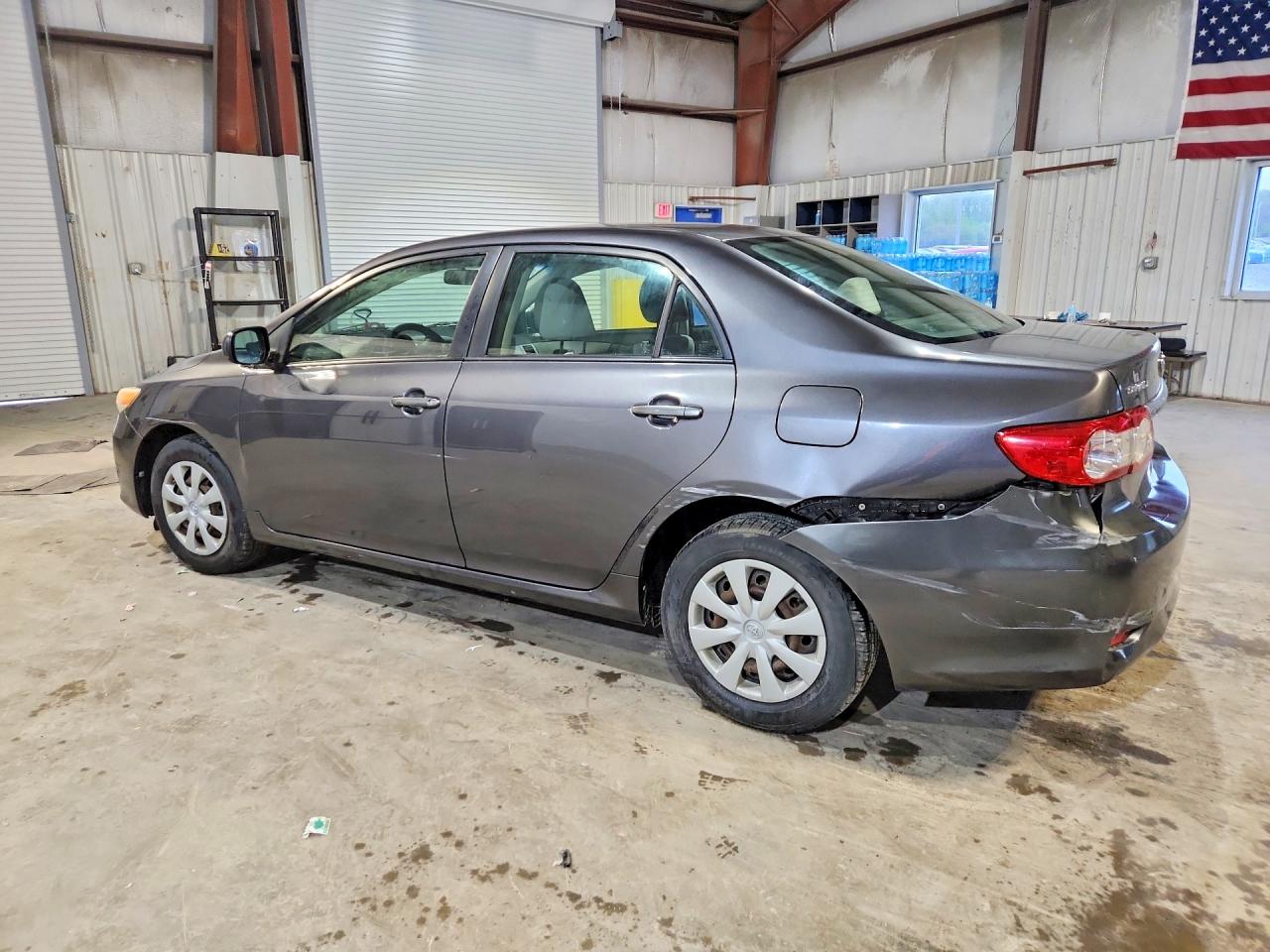 2011 Toyota Corolla Le Gray vin: JTDBU4EE8B9135962