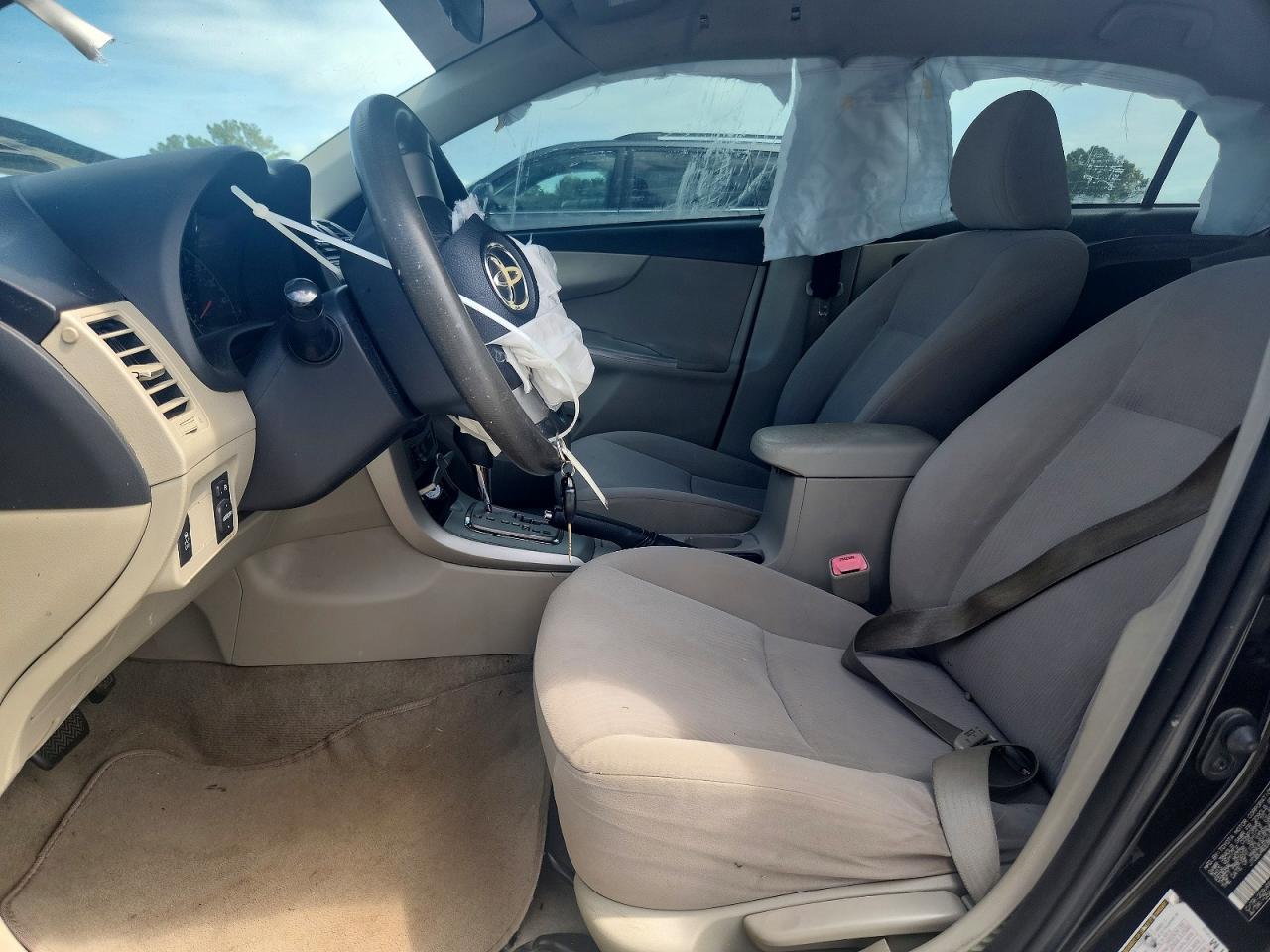 2011 Toyota Corolla Le Black vin: JTDBU4EE8B9137601