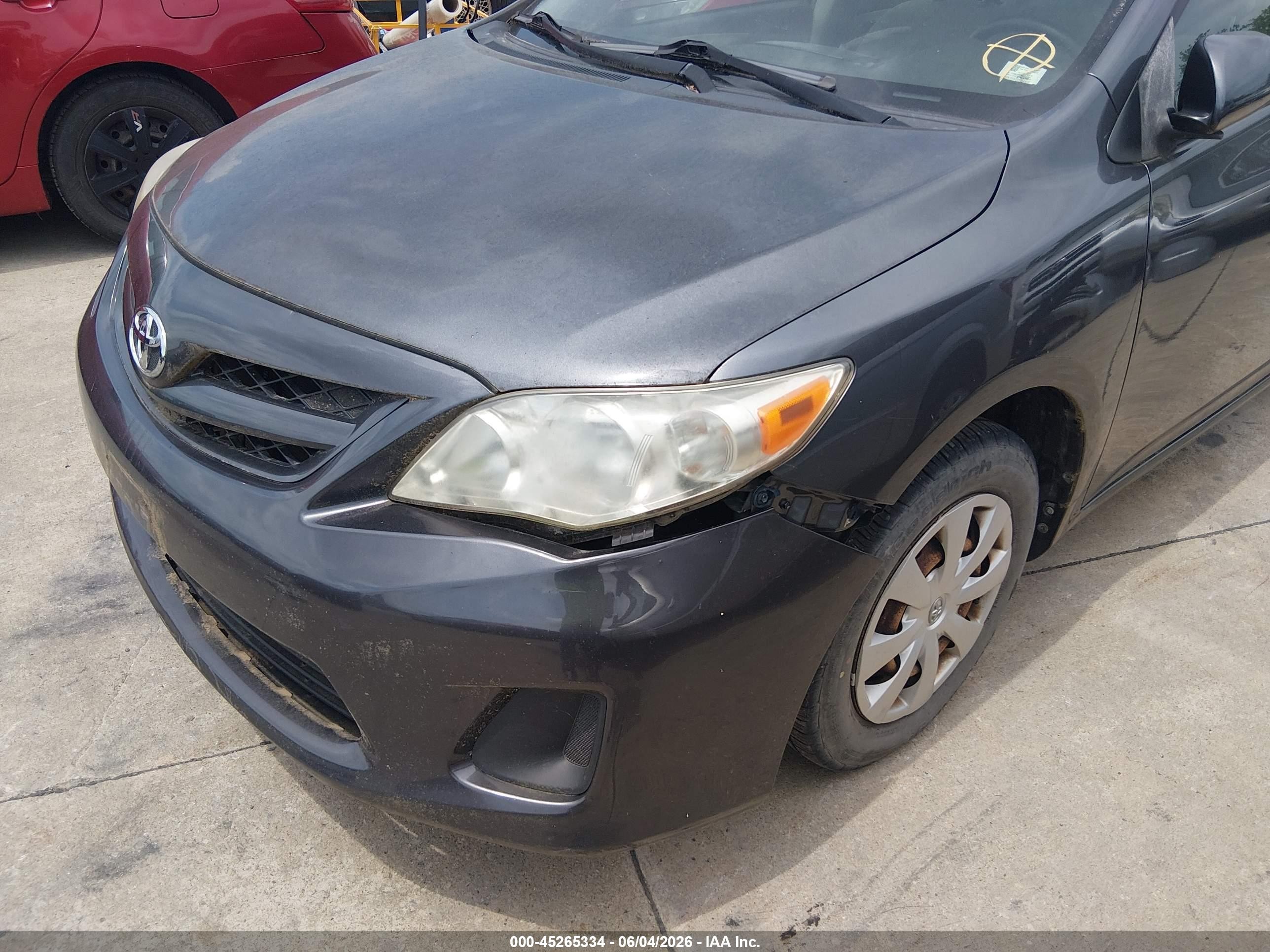 2011 Toyota Corolla Le Gray vin: JTDBU4EE8B9142054