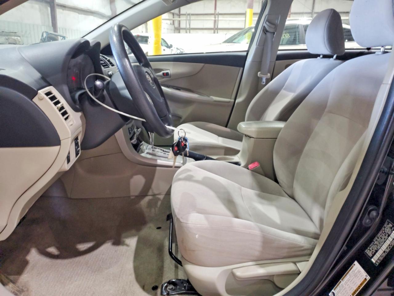 2011 Toyota Corolla Le Black vin: JTDBU4EE8B9145035