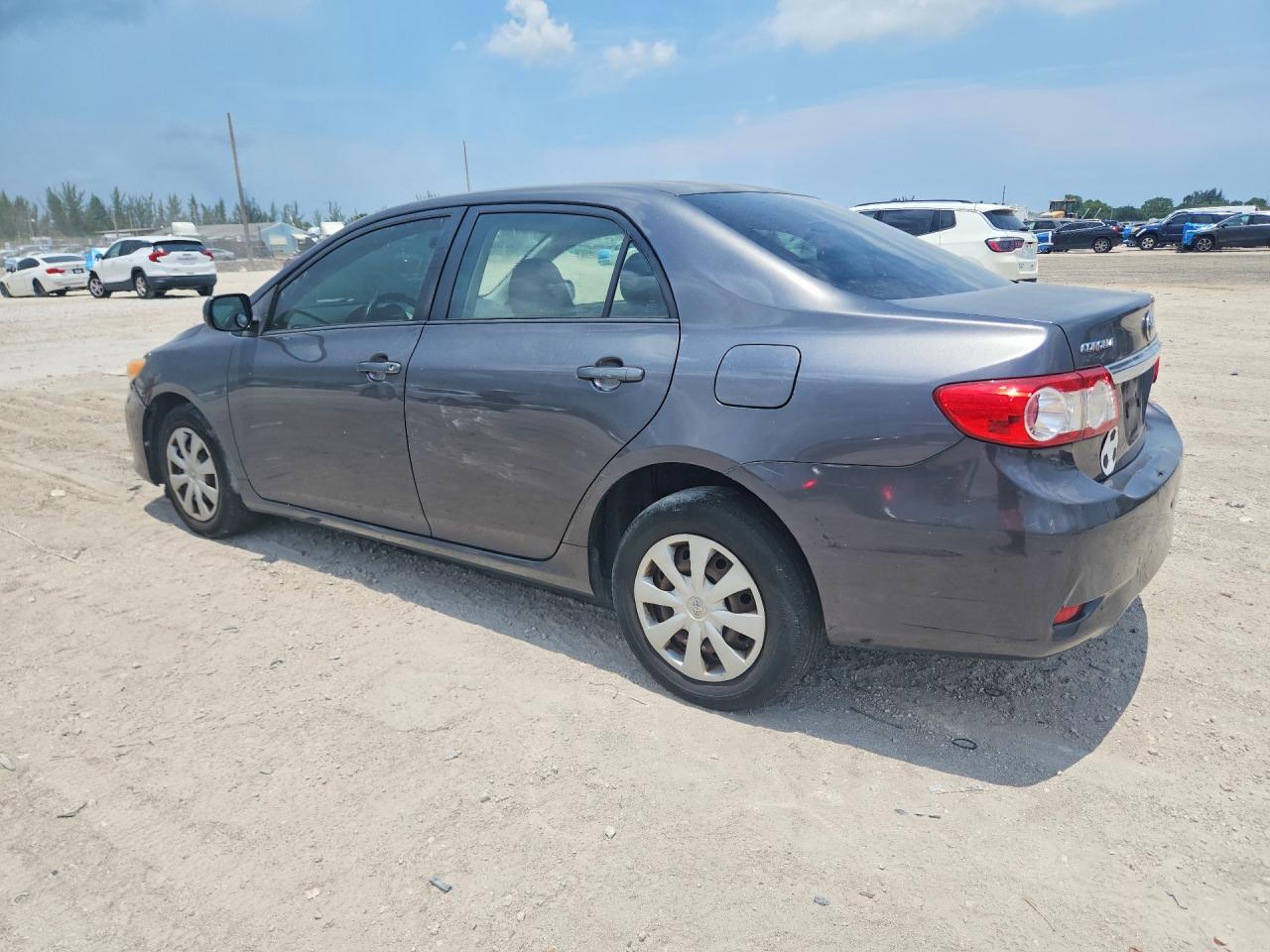 2011 Toyota Corolla Le Gray vin: JTDBU4EE8B9146976