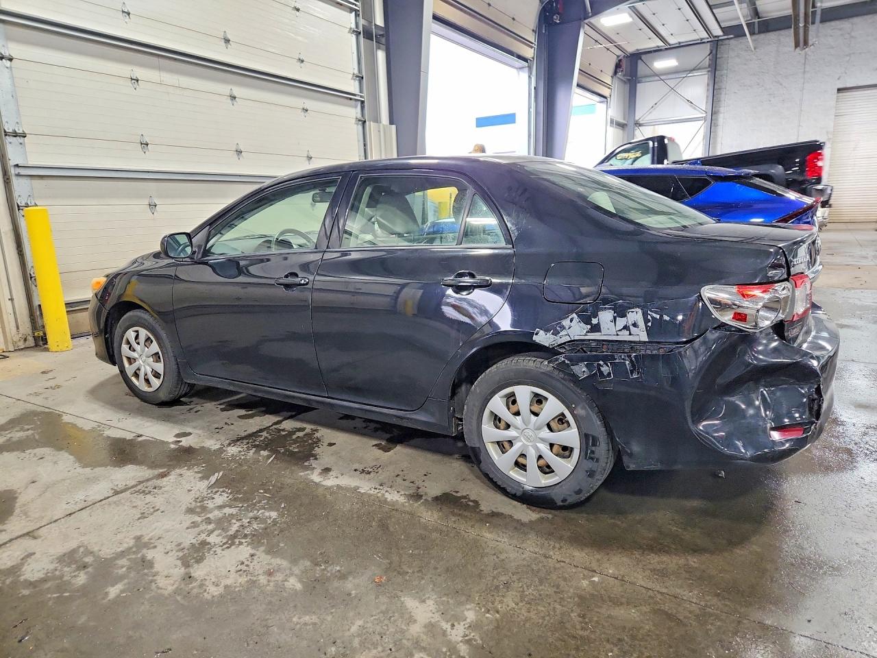 2011 Toyota Corolla Le Black vin: JTDBU4EE8B9151241