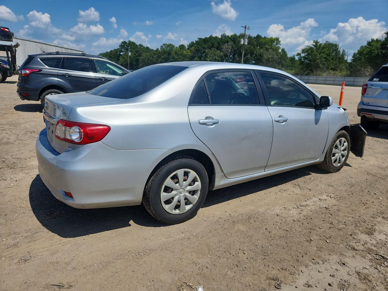 2011 Toyota Corolla Le Silver vin: JTDBU4EE8B9156892