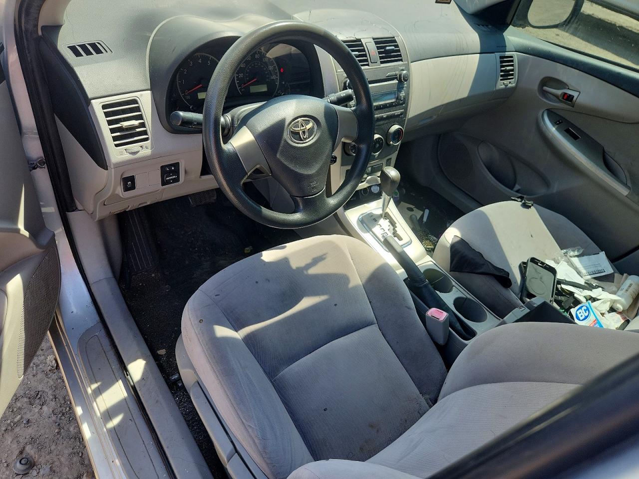 2011 Toyota Corolla Le Silver vin: JTDBU4EE8B9156892