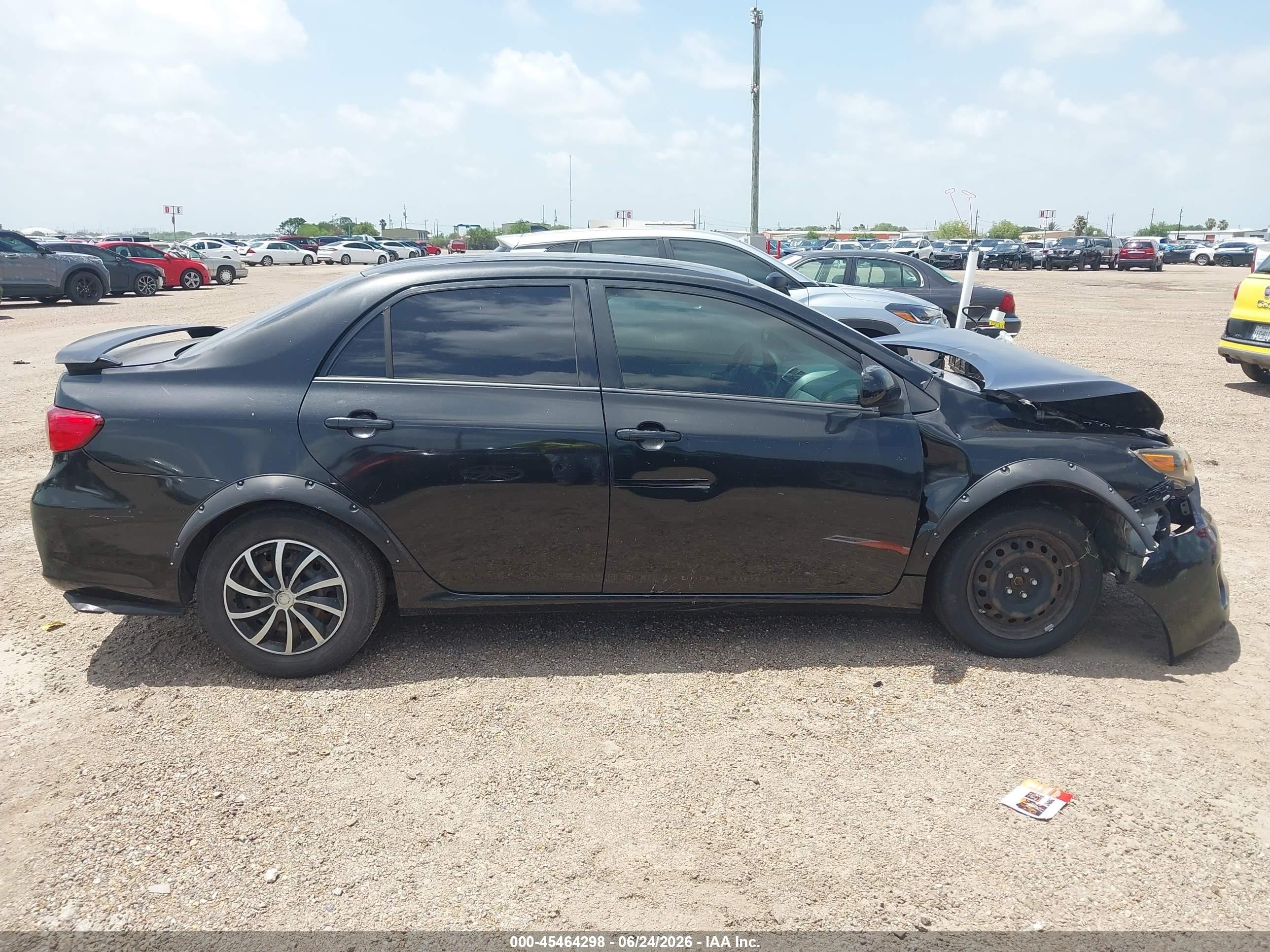 2011 Toyota Corolla Le Black vin: JTDBU4EE8B9164121
