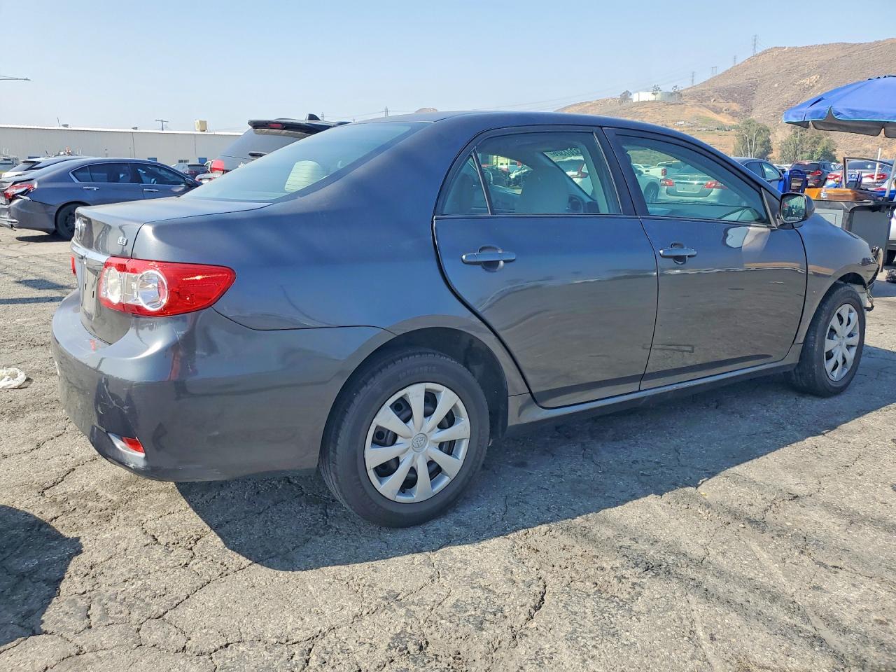 2011 Toyota Corolla Le Gray vin: JTDBU4EE8B9164510