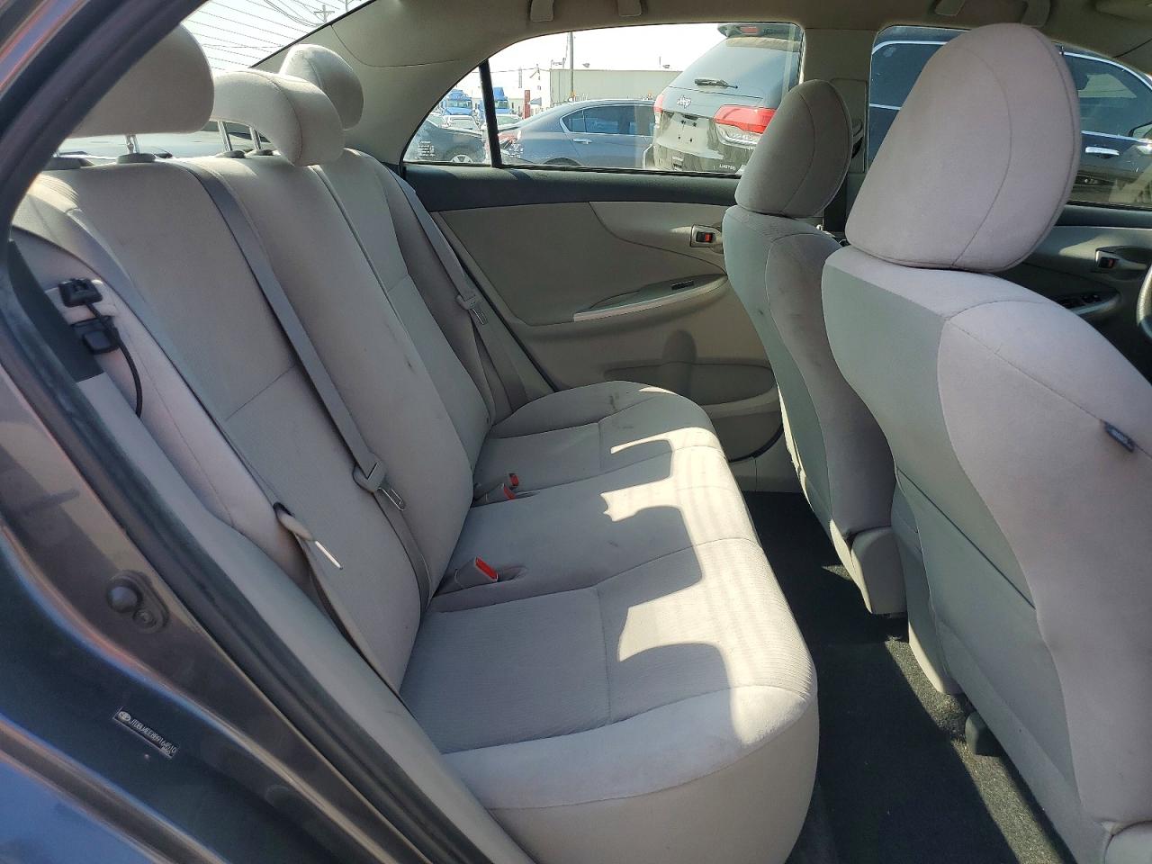 2011 Toyota Corolla Le Gray vin: JTDBU4EE8B9164510
