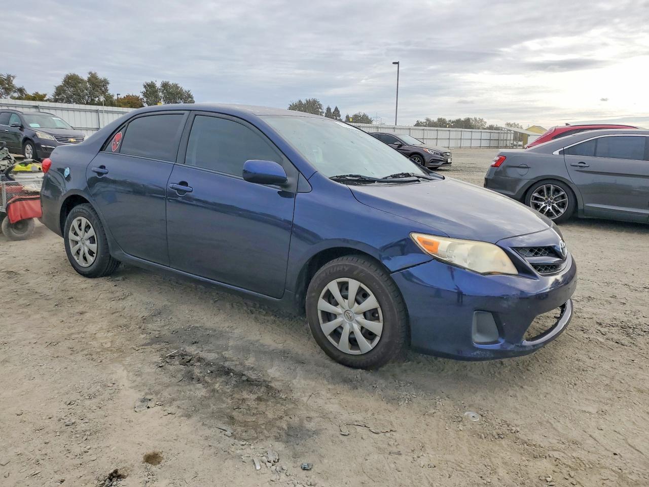2011 Toyota Corolla Le Синий vin: JTDBU4EE8BJ090438