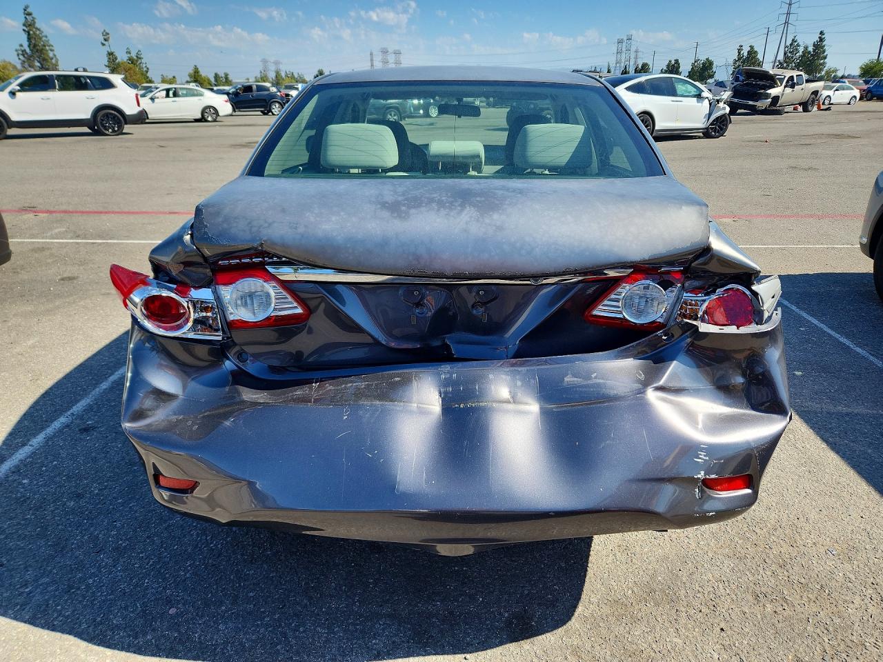 2011 Toyota Corolla Le Серый vin: JTDBU4EE8BJ090598