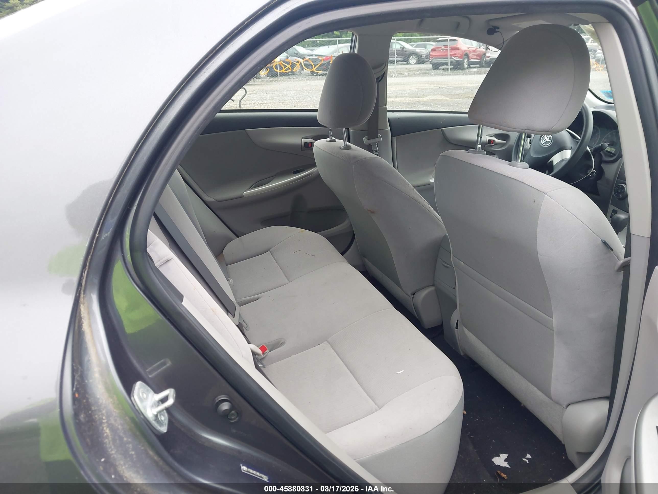 2011 Toyota Corolla Le Gray vin: JTDBU4EE8BJ100613