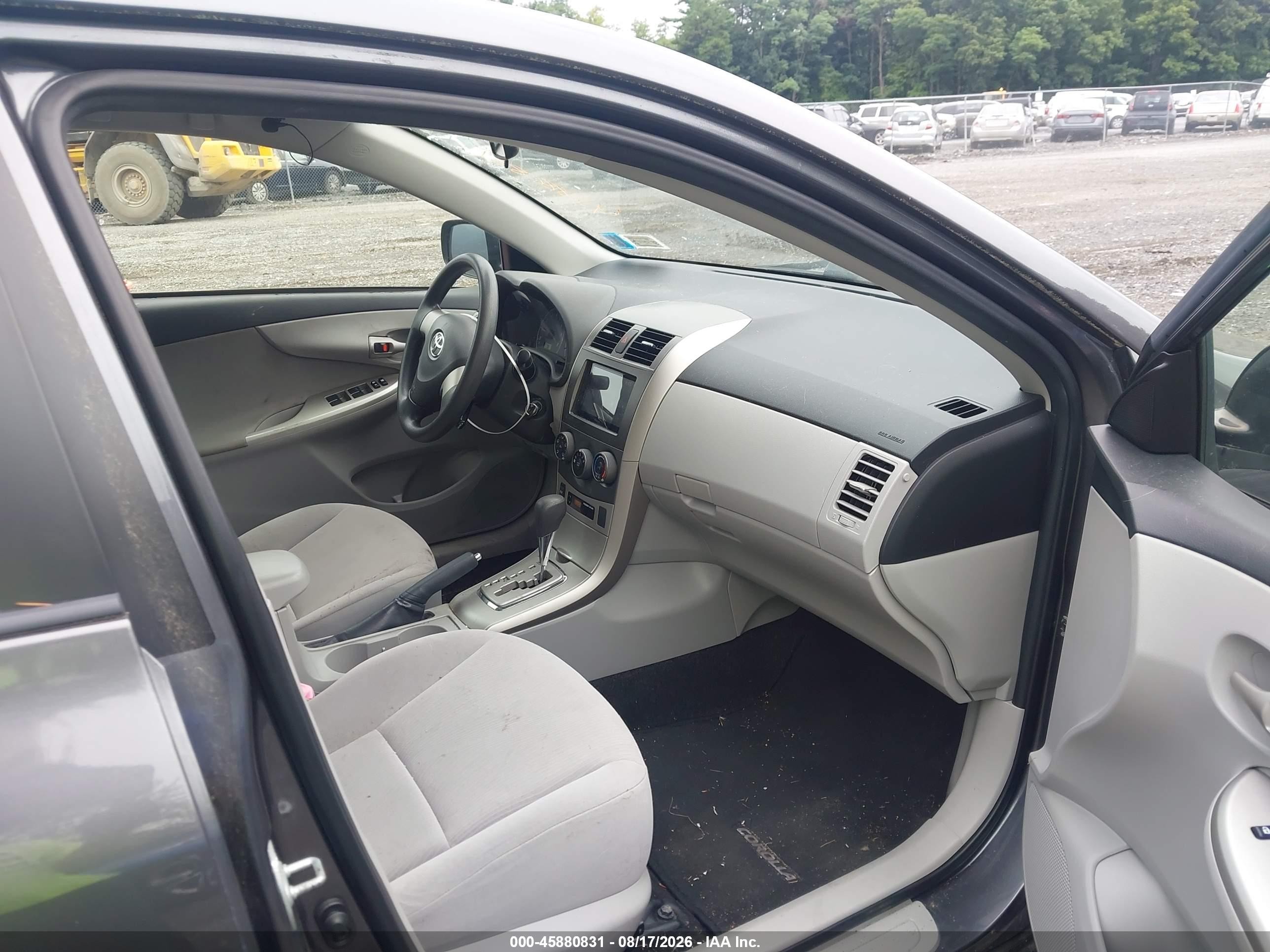 2011 Toyota Corolla Le Gray vin: JTDBU4EE8BJ100613