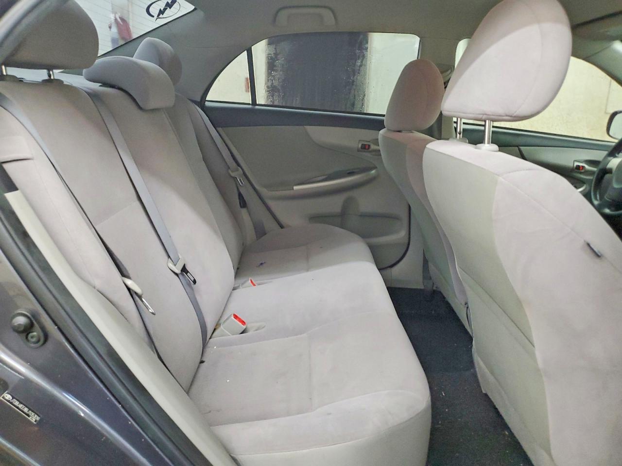 2011 Toyota Corolla Le Серый vin: JTDBU4EE8BJ105309