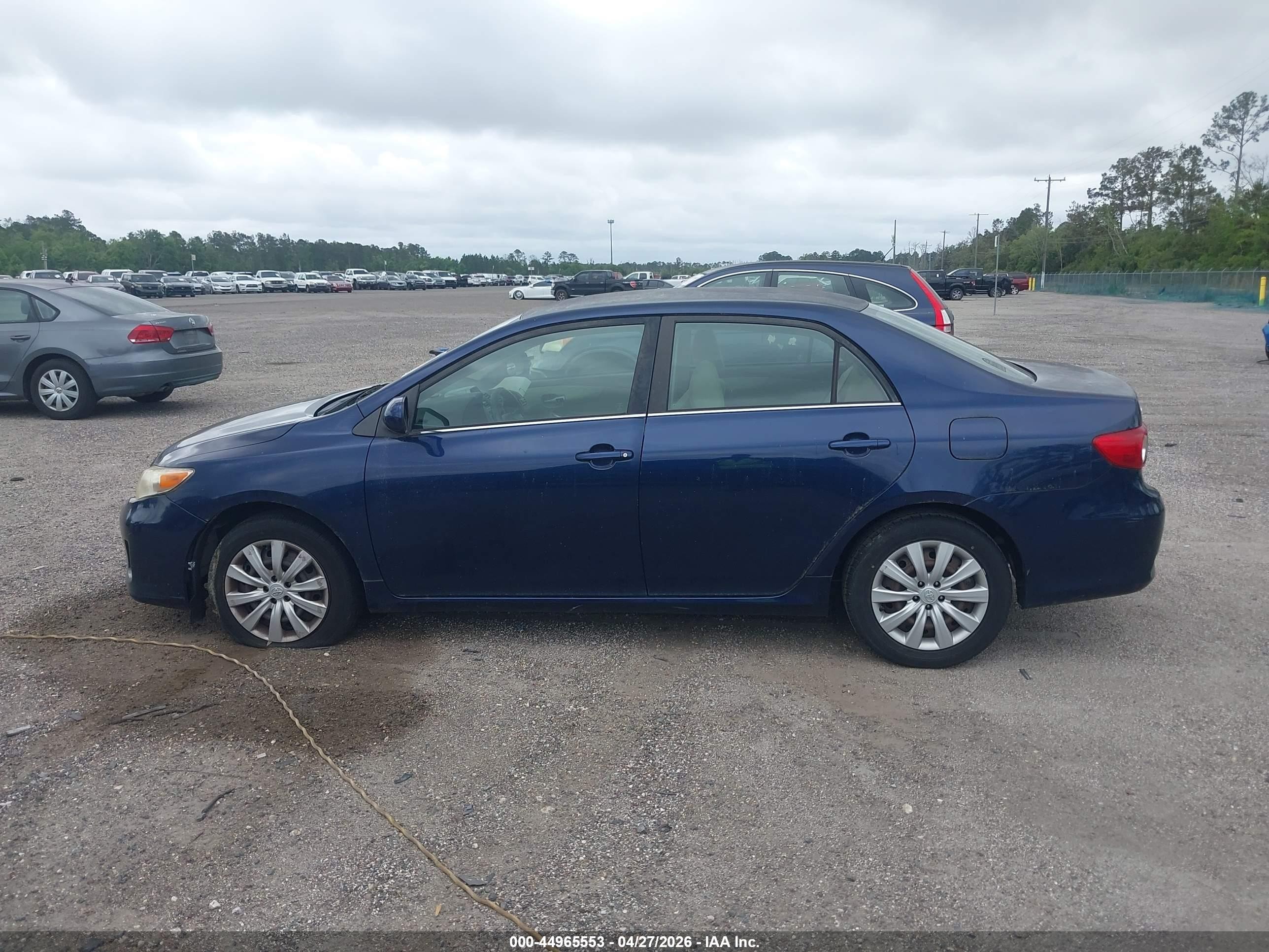 2013 Toyota Corolla Le Синий vin: JTDBU4EE8DJ115437