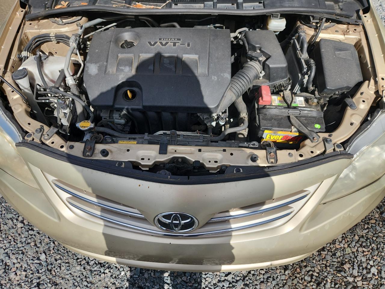 2013 Toyota Corolla Le Gold vin: JTDBU4EE8DJ121903