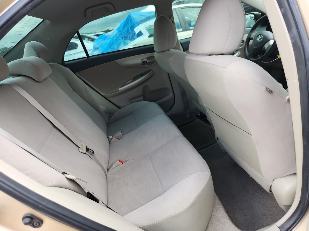 2013 Toyota Corolla Le Gold vin: JTDBU4EE8DJ121903