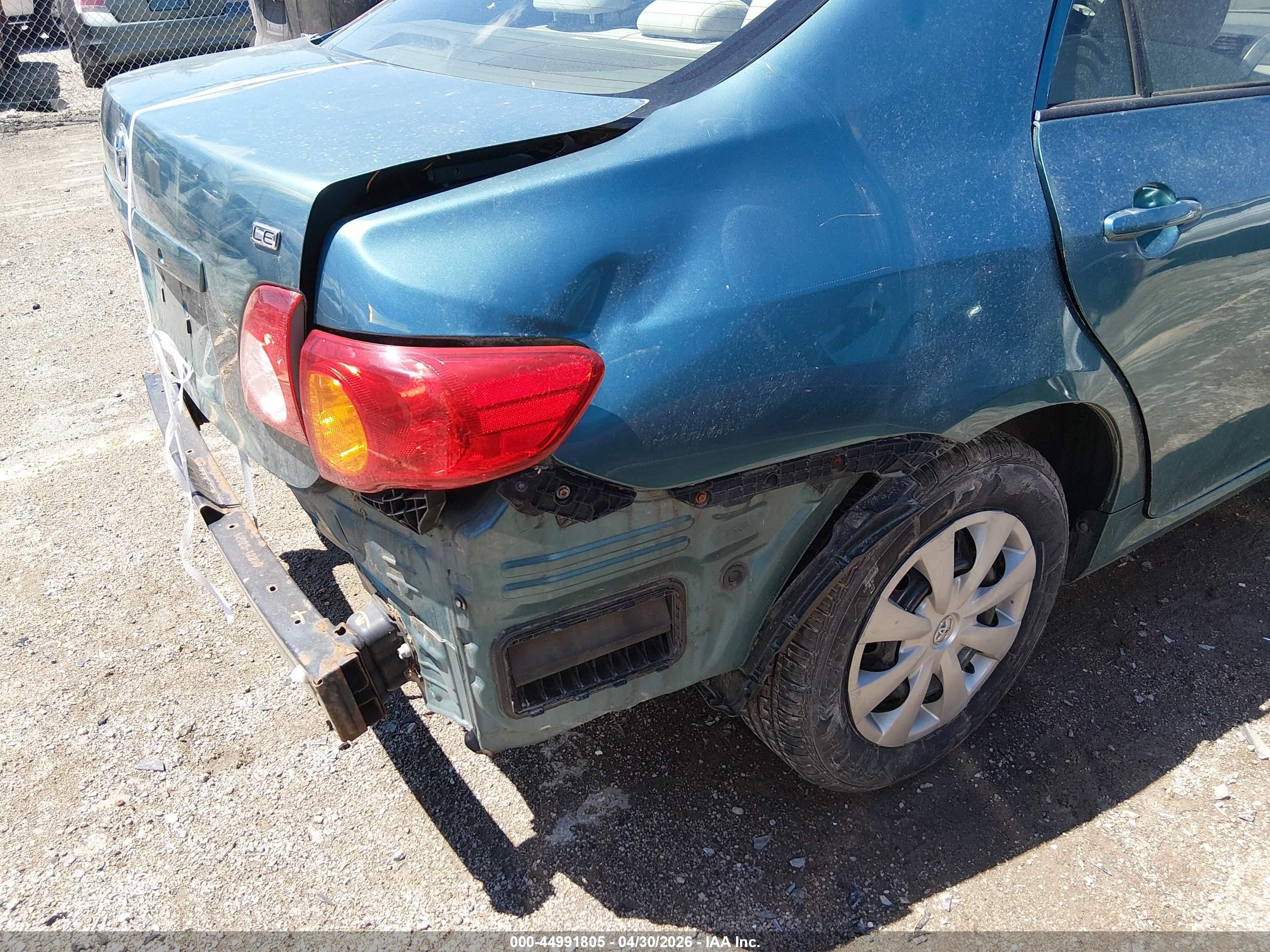 2010 Toyota Corolla Le Green vin: JTDBU4EE9A9112527
