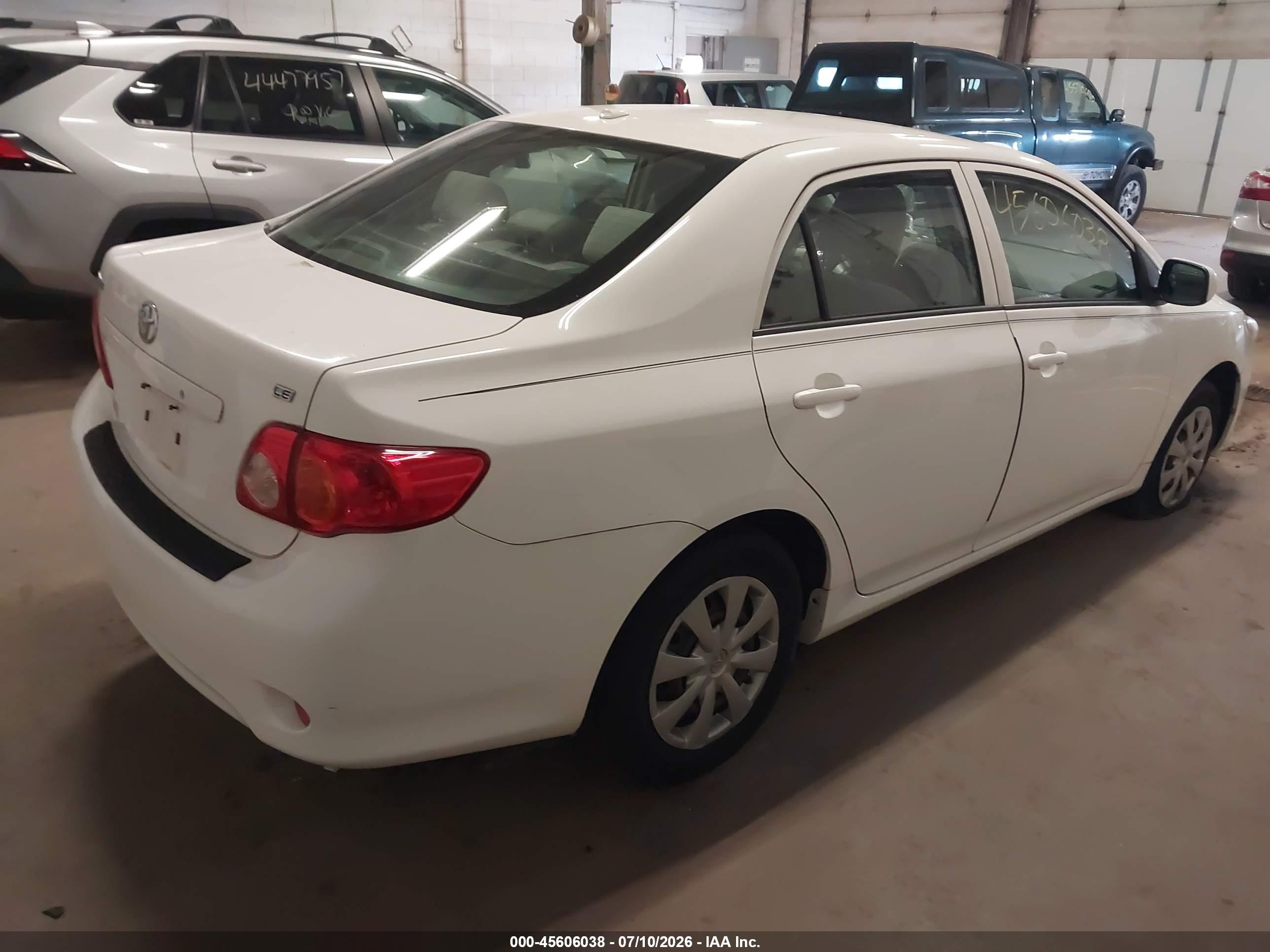 2010 Toyota Corolla Le White vin: JTDBU4EE9AJ060413