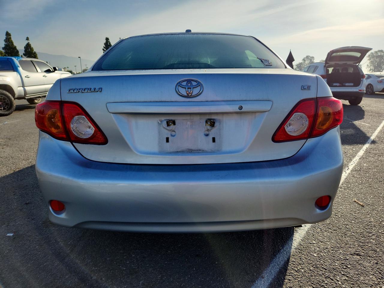 2010 Toyota Corolla Le Серебряный vin: JTDBU4EE9AJ071458