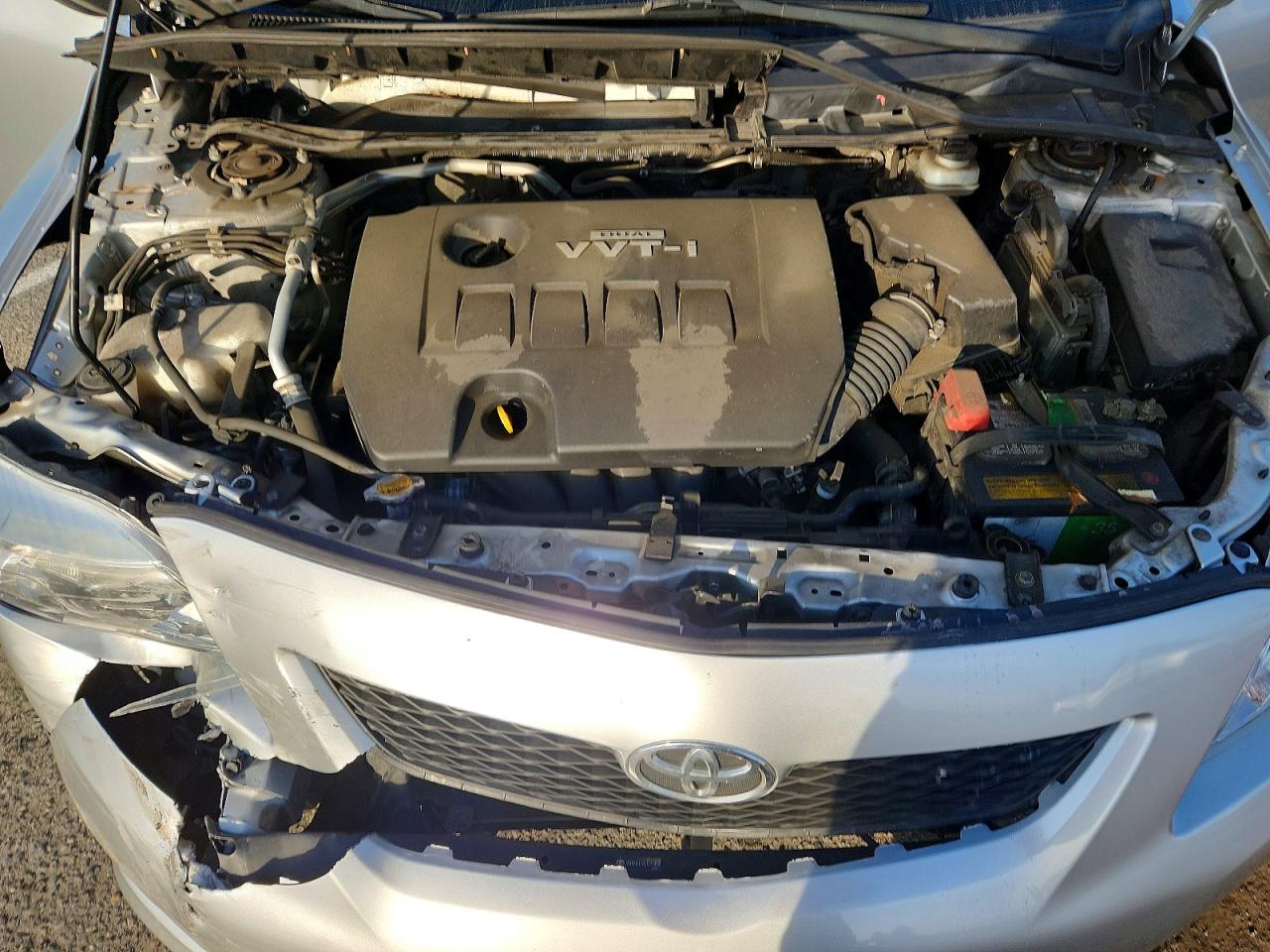 2010 Toyota Corolla Le Серебряный vin: JTDBU4EE9AJ071458