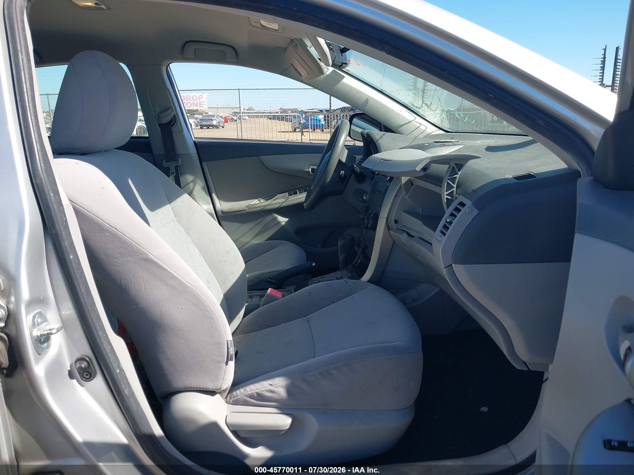 2010 Toyota Corolla Le Silver vin: JTDBU4EE9AJ072741