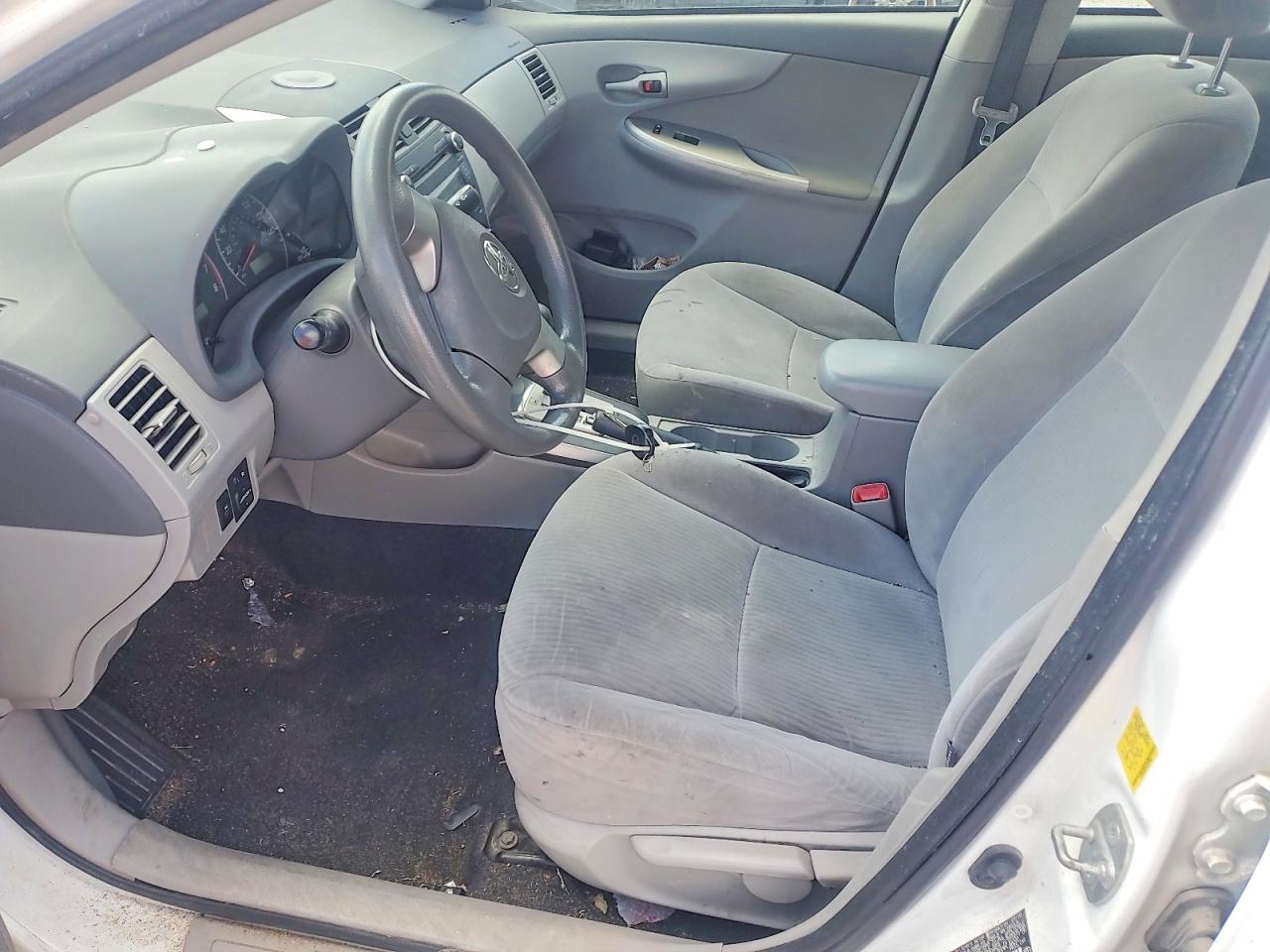 2010 Toyota Corolla Le White vin: JTDBU4EE9AJ074506