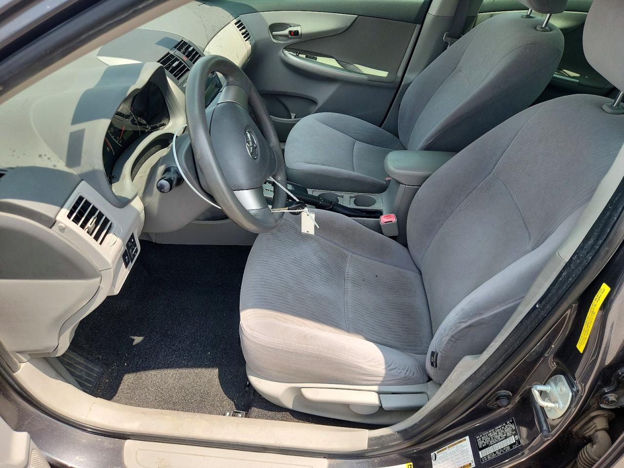 2010 Toyota Corolla Le Gray vin: JTDBU4EE9AJ082606