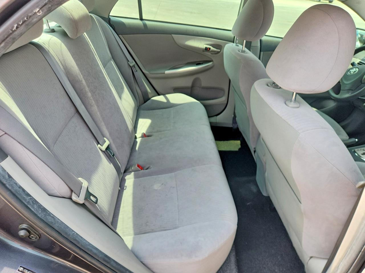 2010 Toyota Corolla Le Gray vin: JTDBU4EE9AJ082606