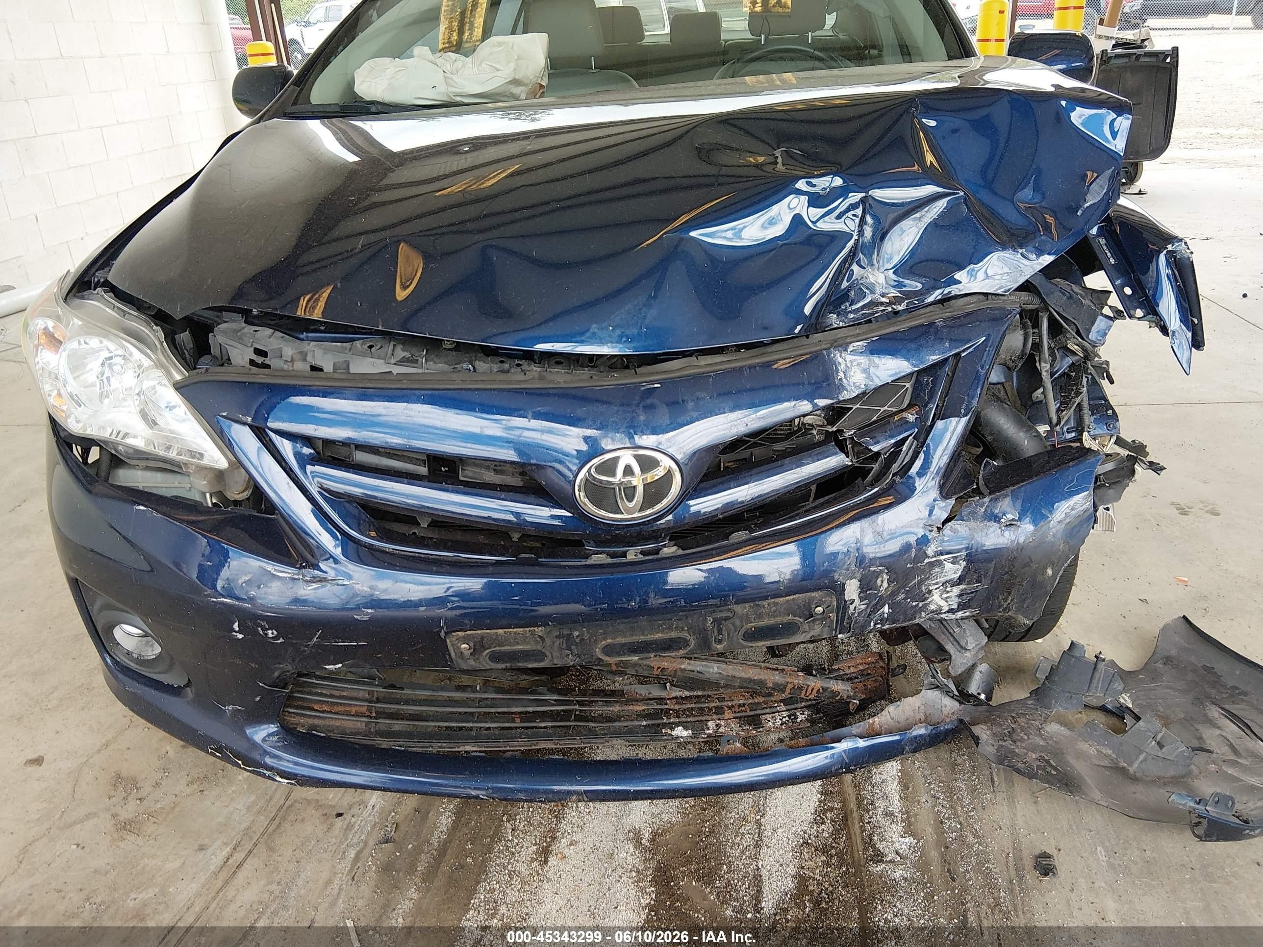 2011 Toyota Corolla Le/s Blue vin: JTDBU4EE9B9122265