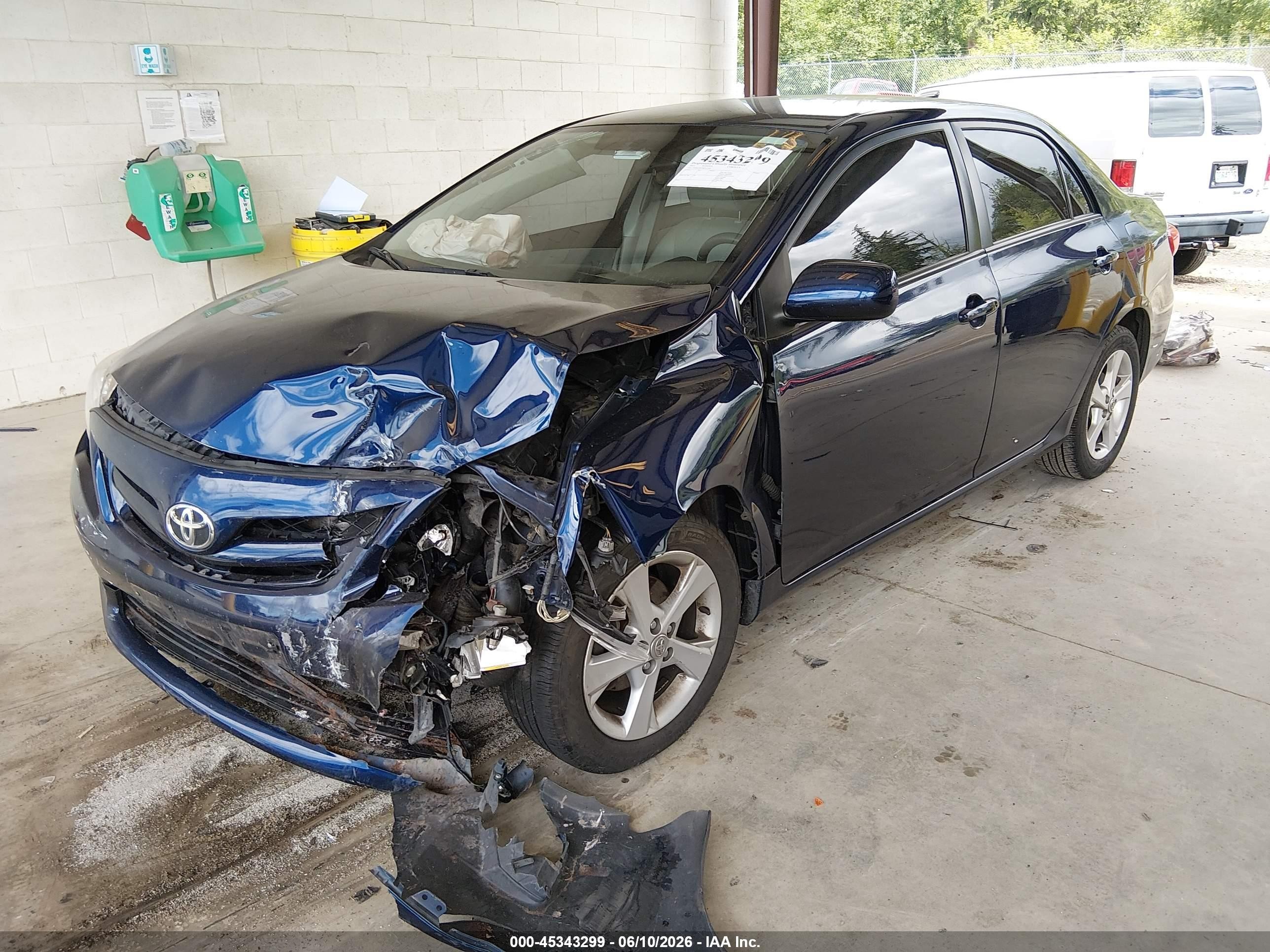 2011 Toyota Corolla Le/s Blue vin: JTDBU4EE9B9122265