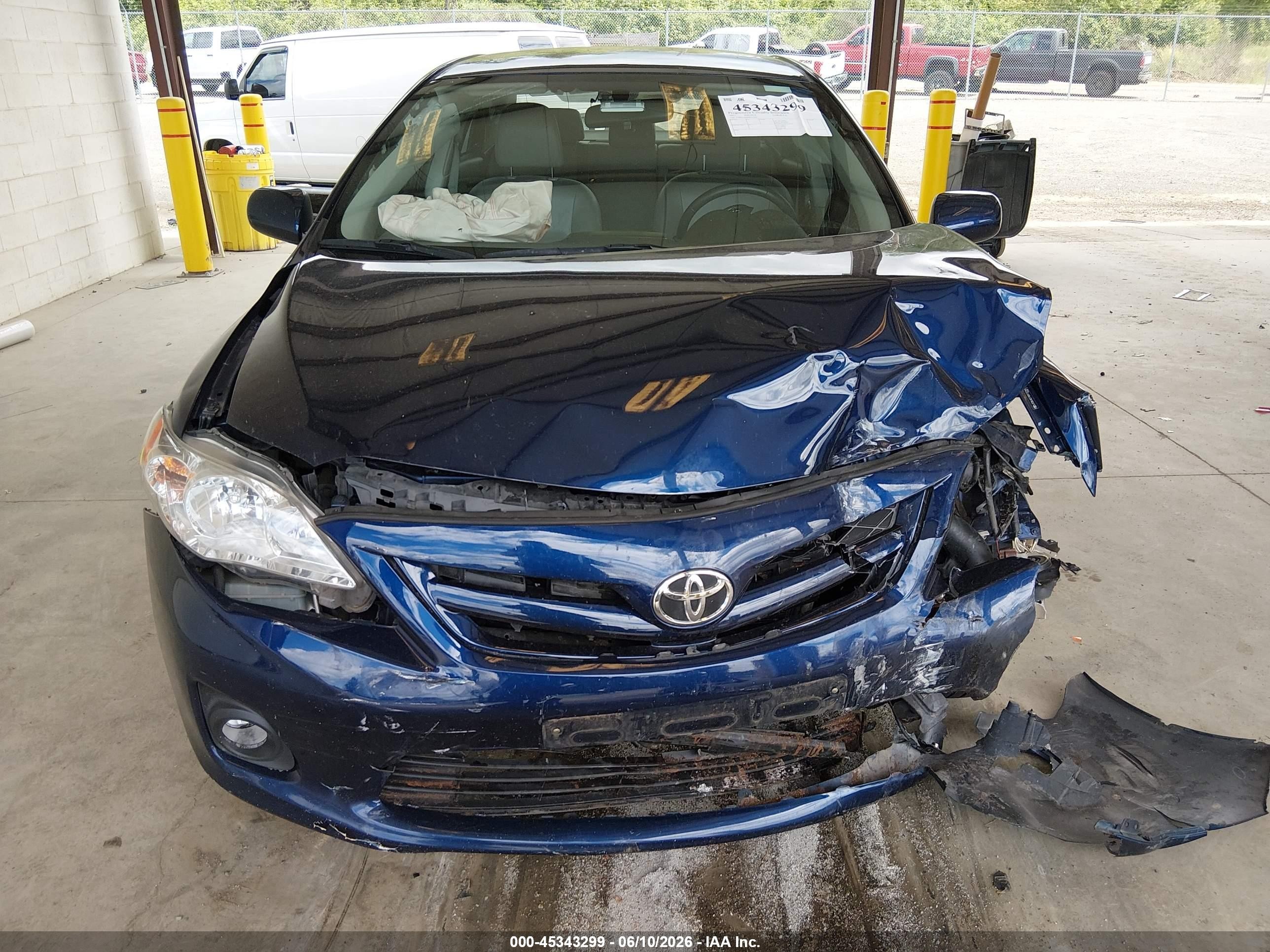 2011 Toyota Corolla Le/s Blue vin: JTDBU4EE9B9122265