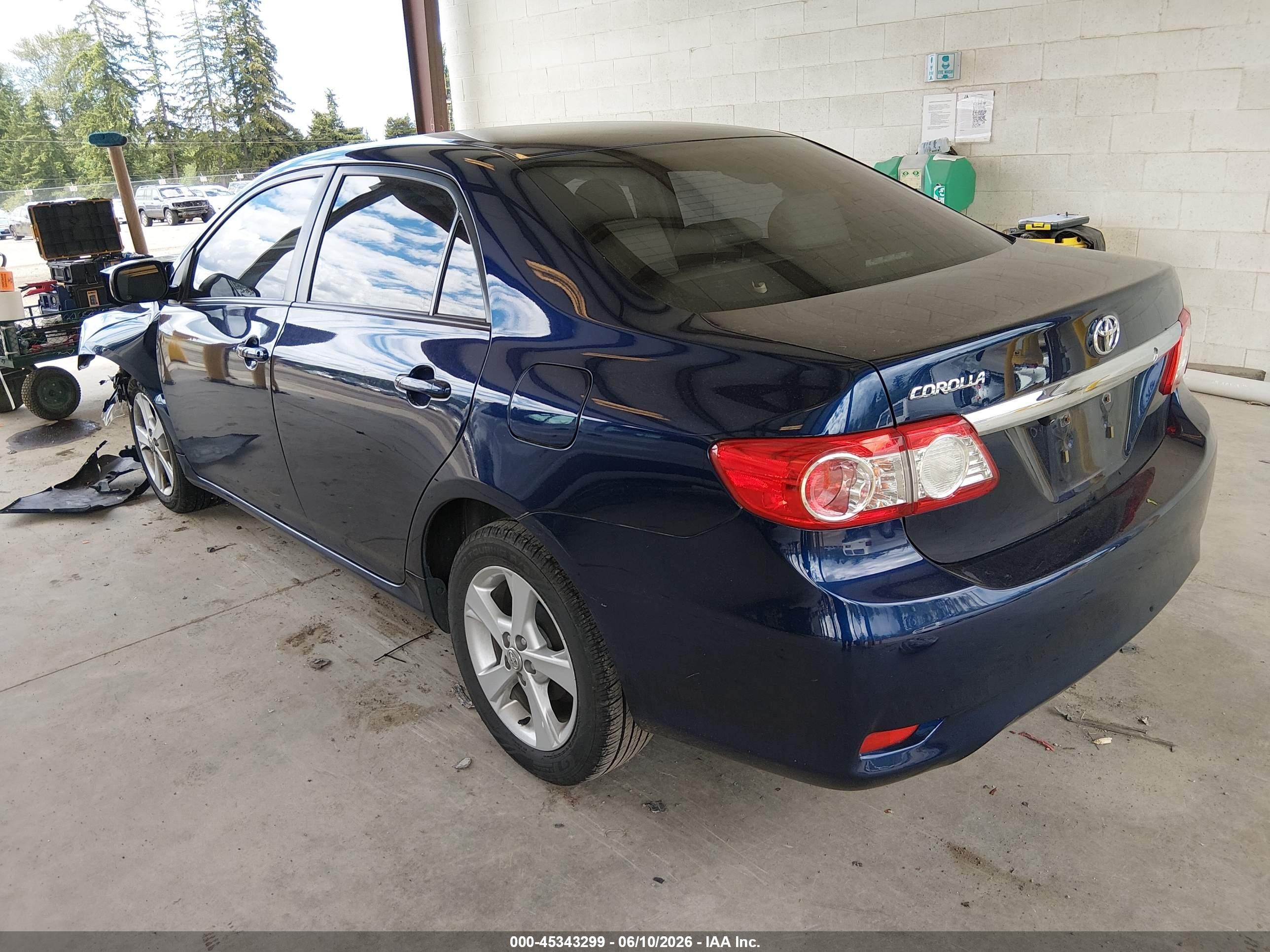 2011 Toyota Corolla Le/s Blue vin: JTDBU4EE9B9122265